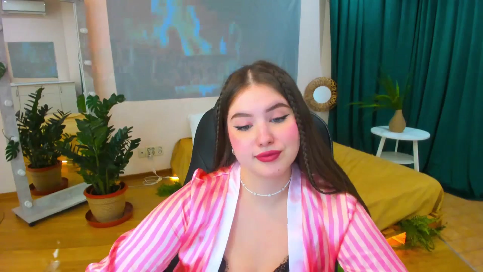 Gallery image thumbnail from AdmireMyEyes's myfreecams stream on, 03/19/2024, 16:13 image 16 of 20