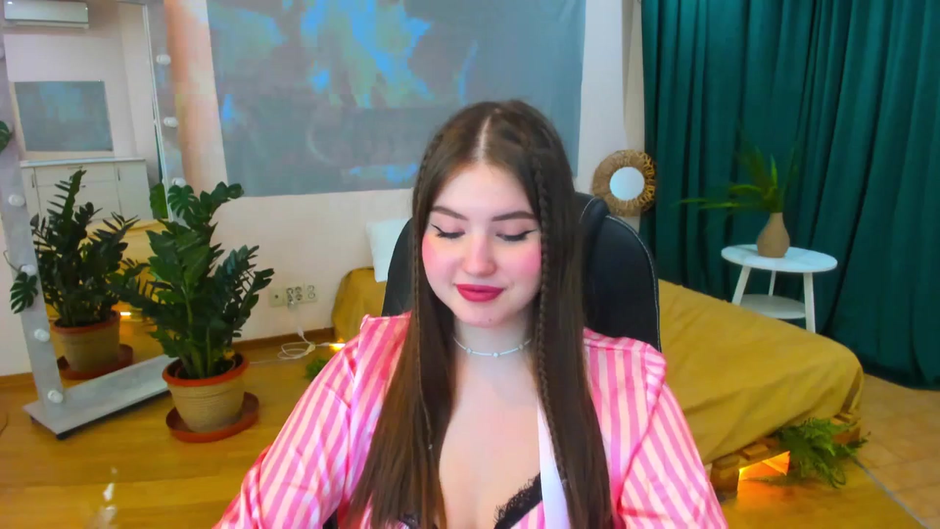 Gallery image thumbnail from AdmireMyEyes's myfreecams stream on, 03/19/2024, 16:13 image 17 of 20