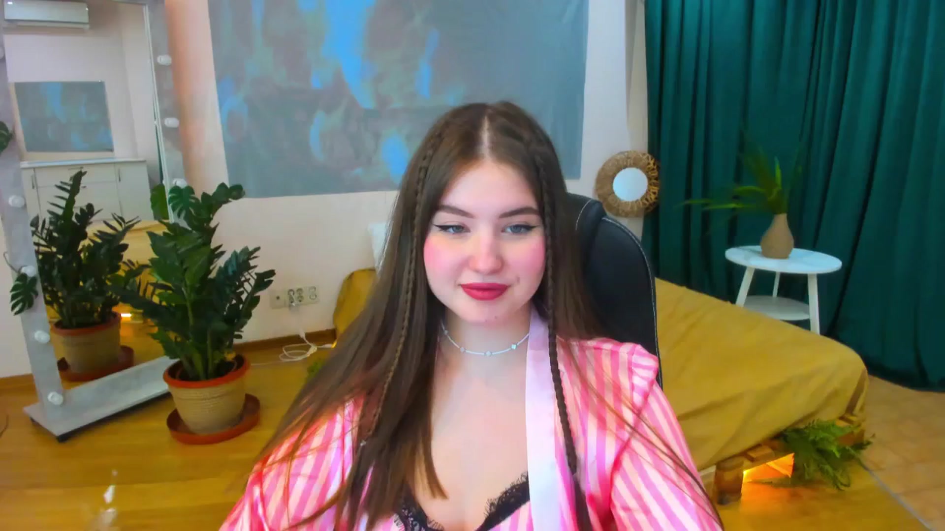 Gallery image thumbnail from AdmireMyEyes's myfreecams stream on, 03/19/2024, 16:13 image 18 of 20