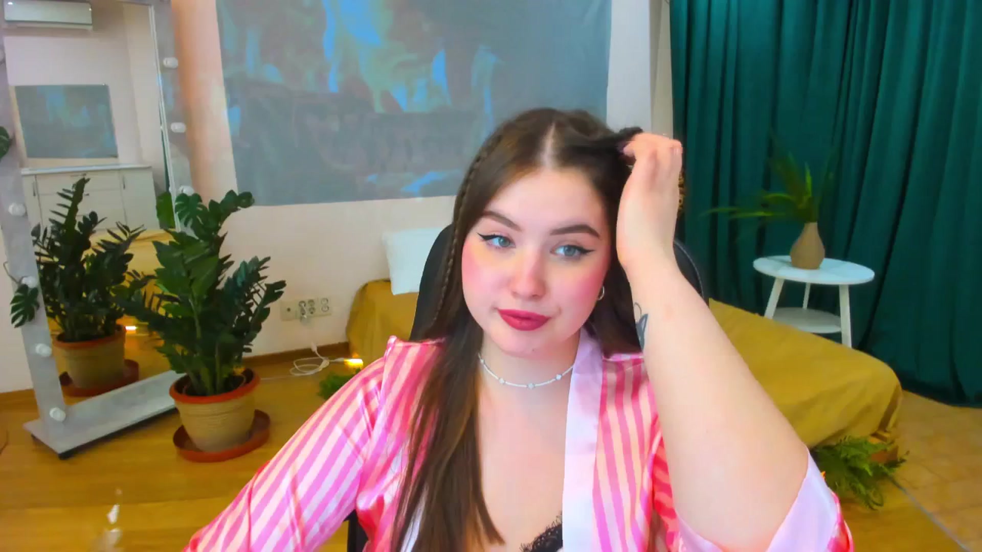 Gallery image thumbnail from AdmireMyEyes's myfreecams stream on, 03/19/2024, 16:13 image 19 of 20