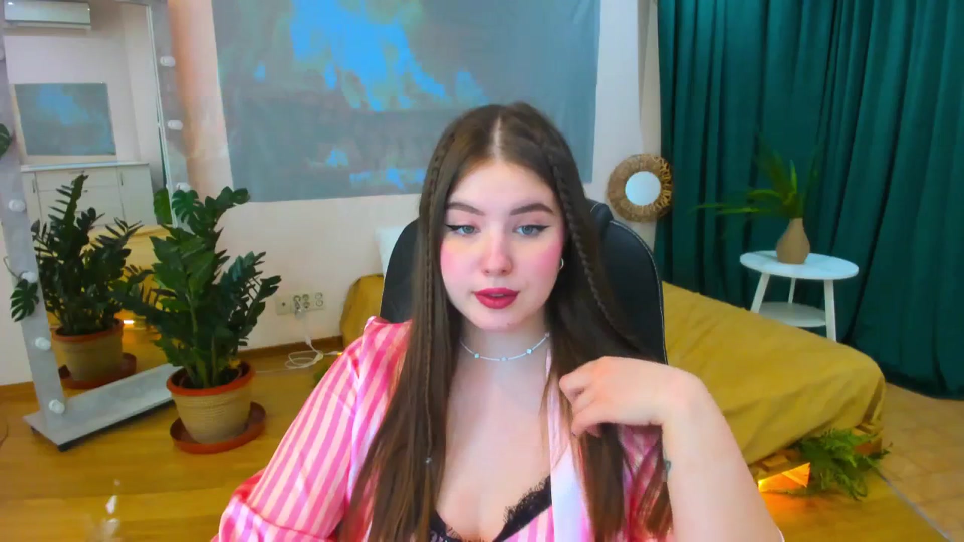Gallery image thumbnail from AdmireMyEyes's myfreecams stream on, 03/19/2024, 16:13 image 15 of 20