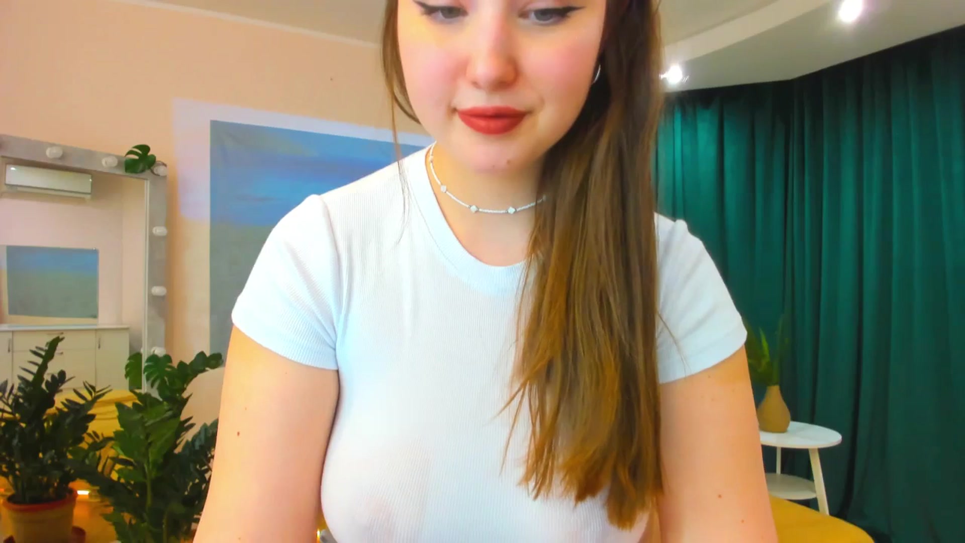 Gallery image thumbnail from AdmireMyEyes's myfreecams stream on, 03/20/2024, 08:34 image 13 of 20