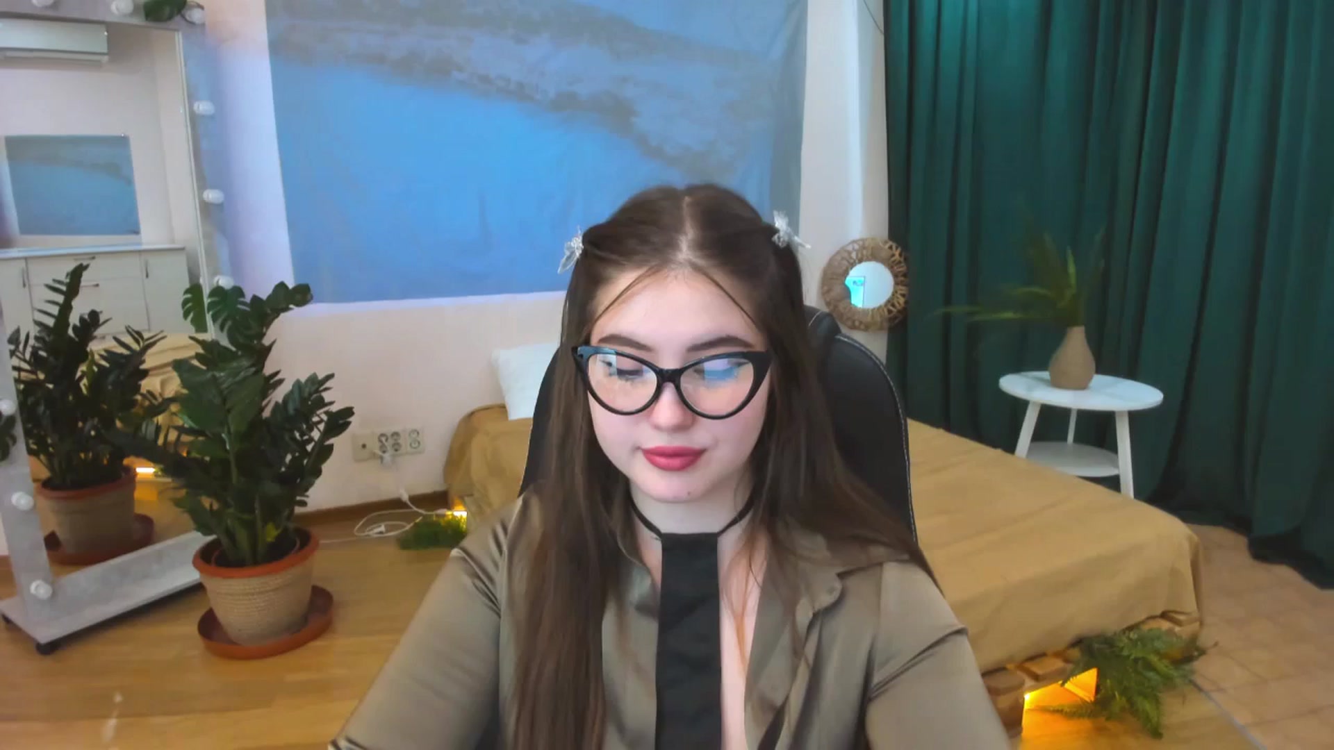 Gallery image thumbnail from AdmireMyEyes's myfreecams stream on, 03/25/2024, 09:37 image 12 of 20