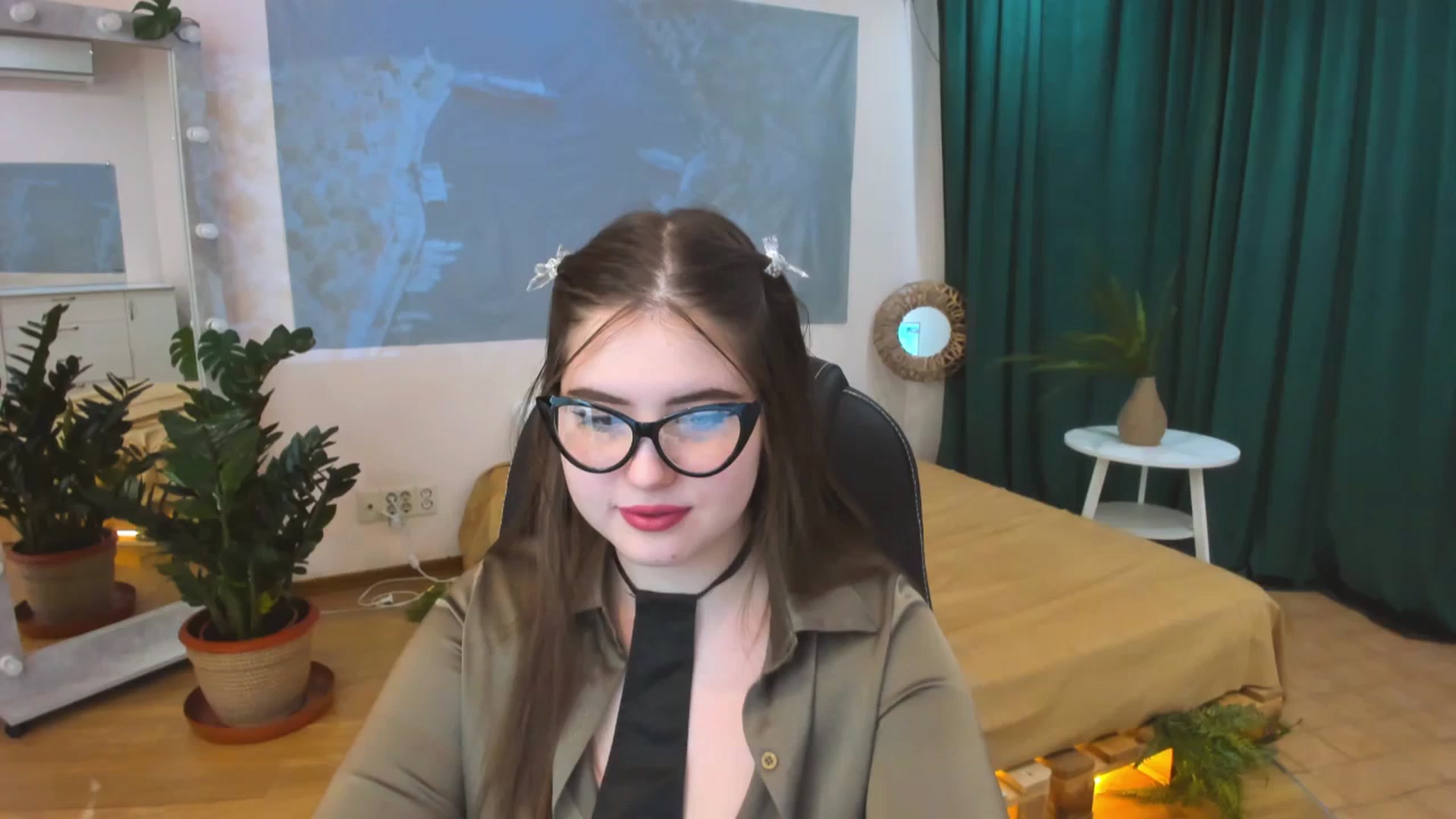 Gallery image thumbnail from AdmireMyEyes's myfreecams stream on, 03/25/2024, 09:37 image 1 of 20