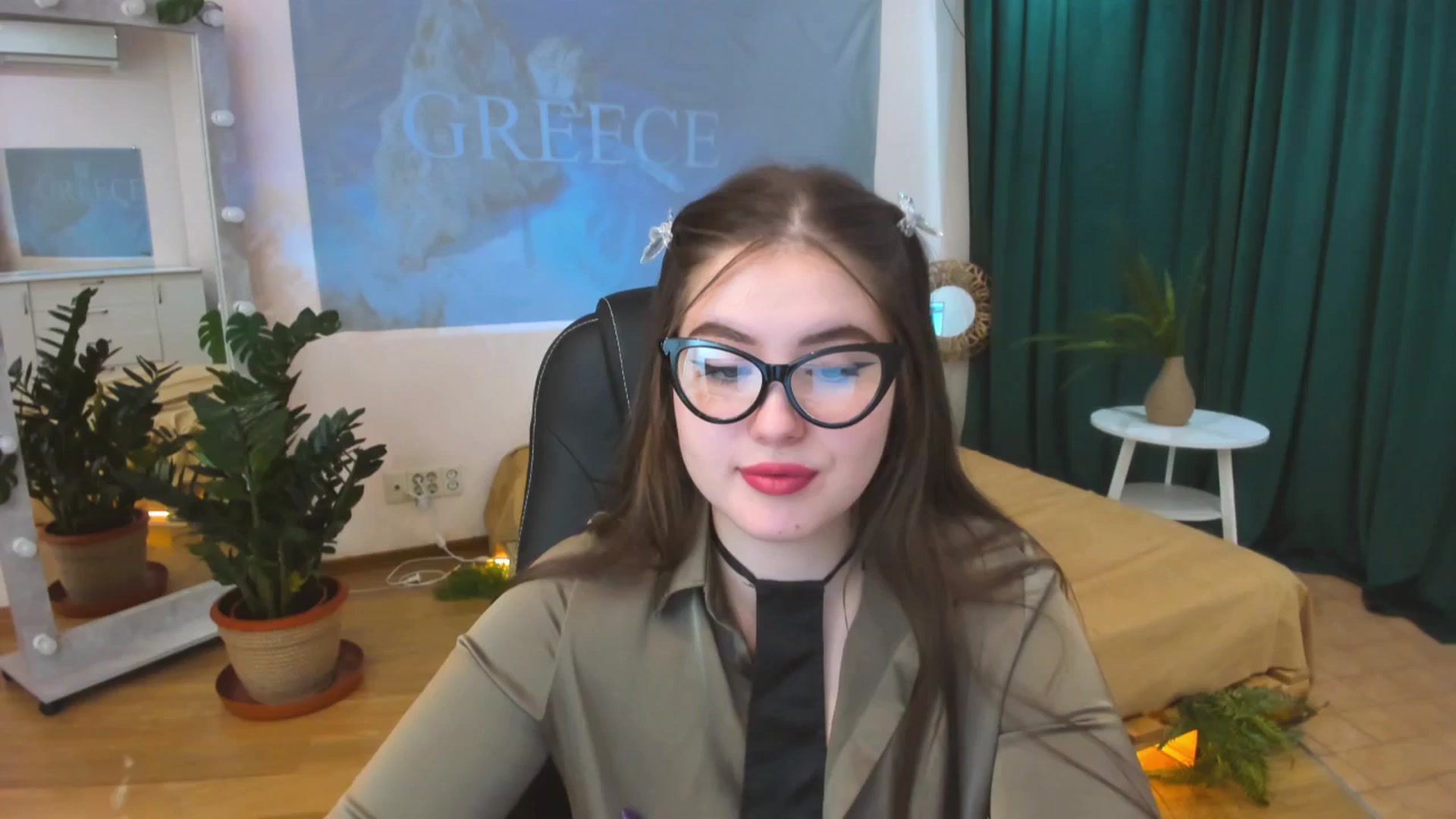 Gallery image thumbnail from AdmireMyEyes's myfreecams stream on, 03/25/2024, 09:37 image 10 of 20