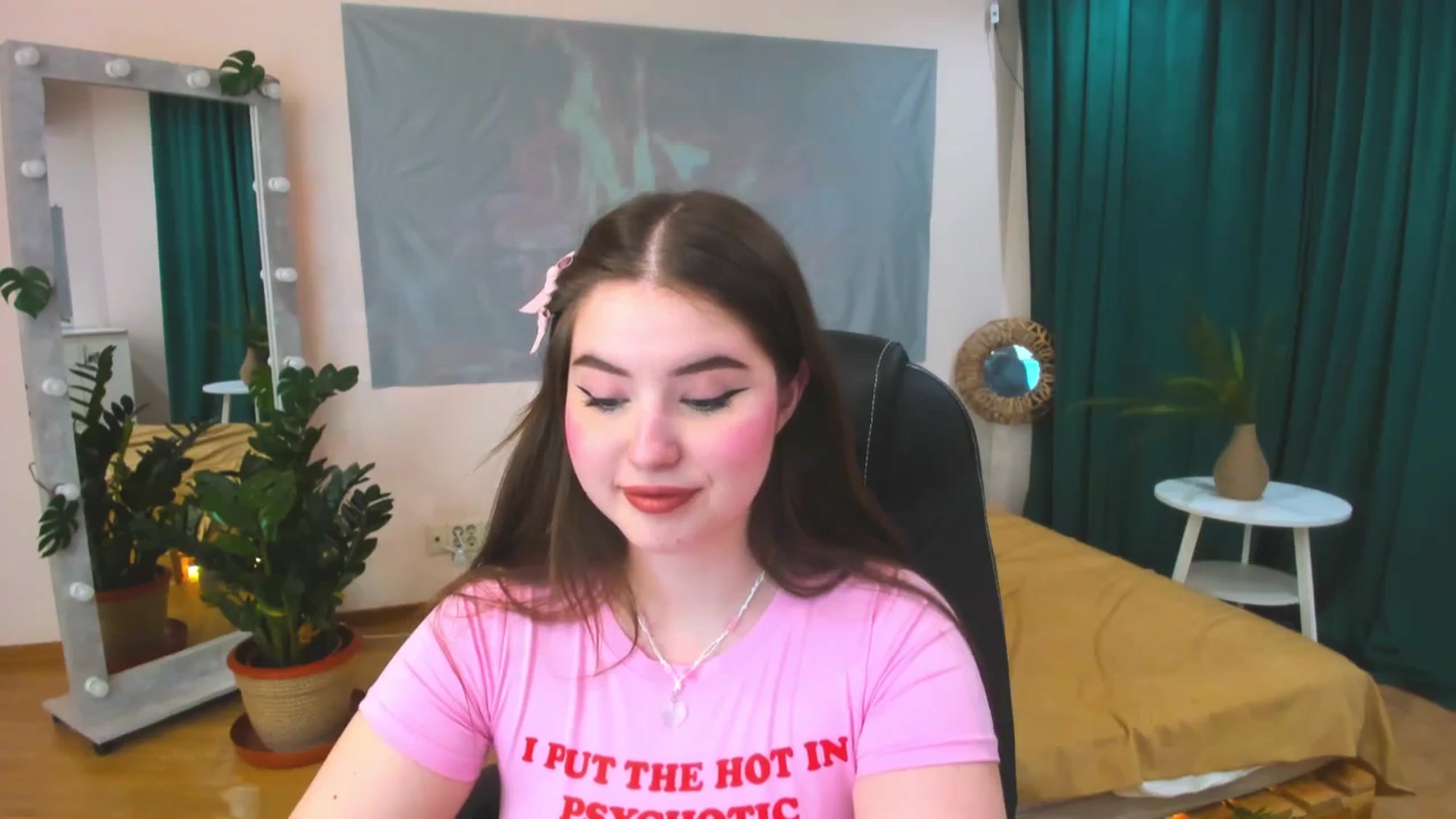 Gallery image thumbnail from AdmireMyEyes's myfreecams stream on, 03/31/2024, 18:59 image 15 of 20