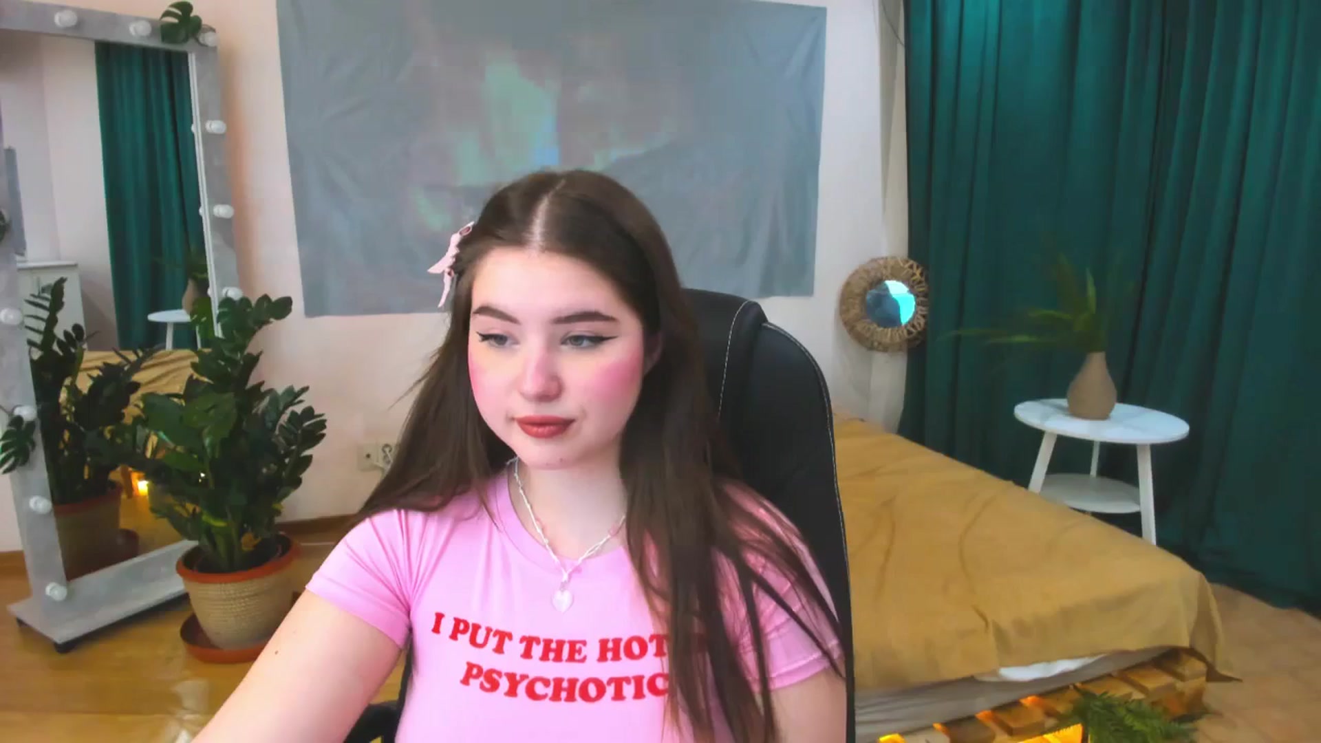 Gallery image thumbnail from AdmireMyEyes's myfreecams stream on, 03/31/2024, 18:59 image 18 of 20