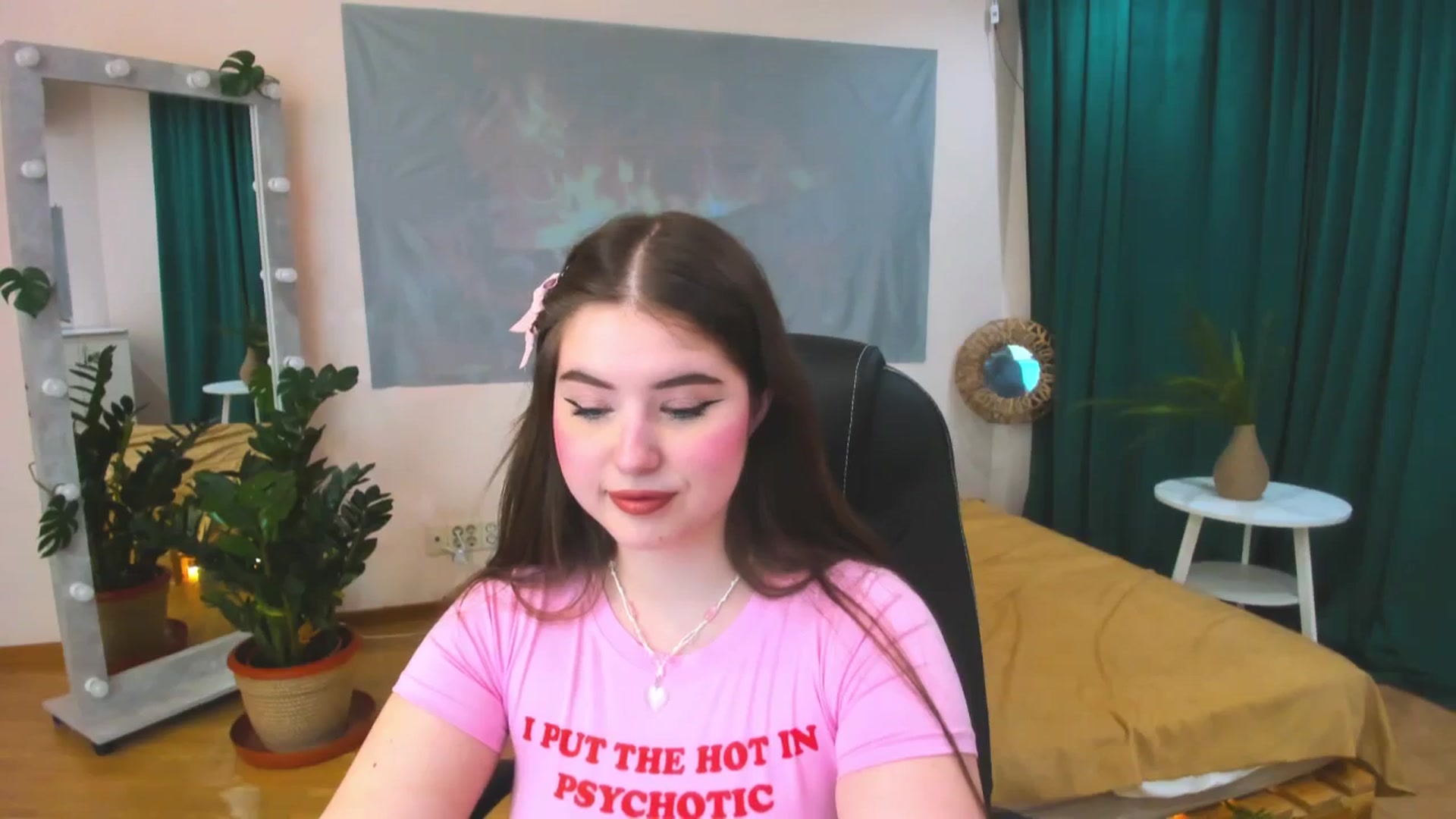 Gallery image thumbnail from AdmireMyEyes's myfreecams stream on, 03/31/2024, 18:59 image 16 of 20