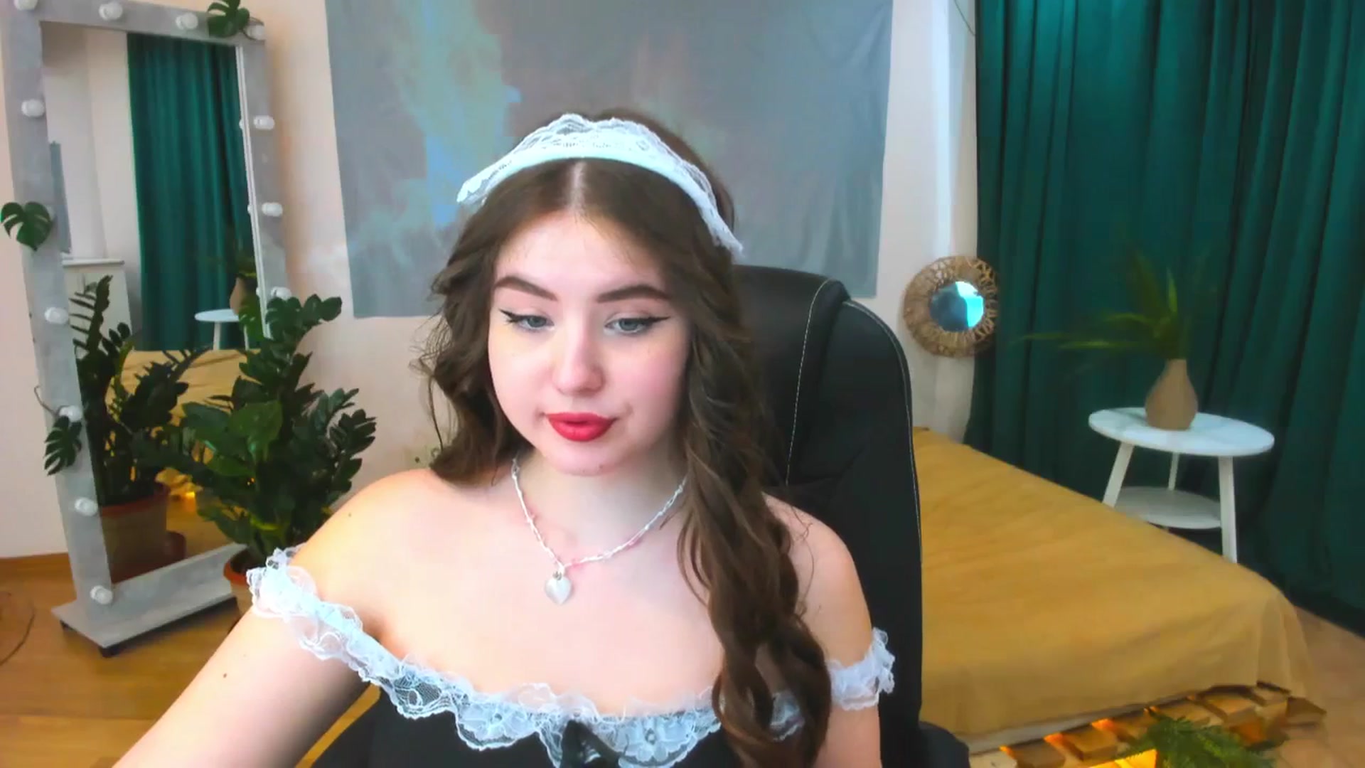 Gallery image thumbnail from AdmireMyEyes's myfreecams stream on, 04/03/2024, 09:17 image 10 of 20