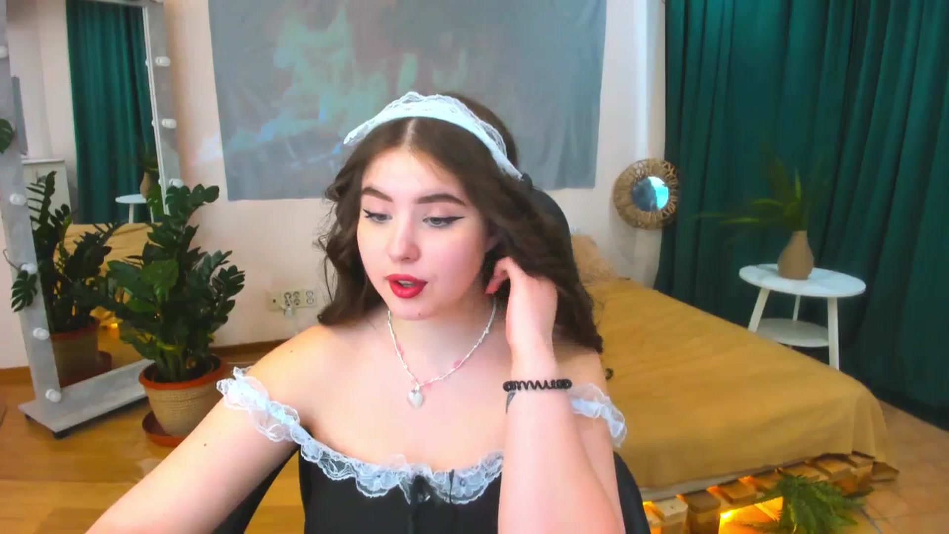 Gallery image thumbnail from AdmireMyEyes's myfreecams stream on, 04/03/2024, 09:17 image 12 of 20