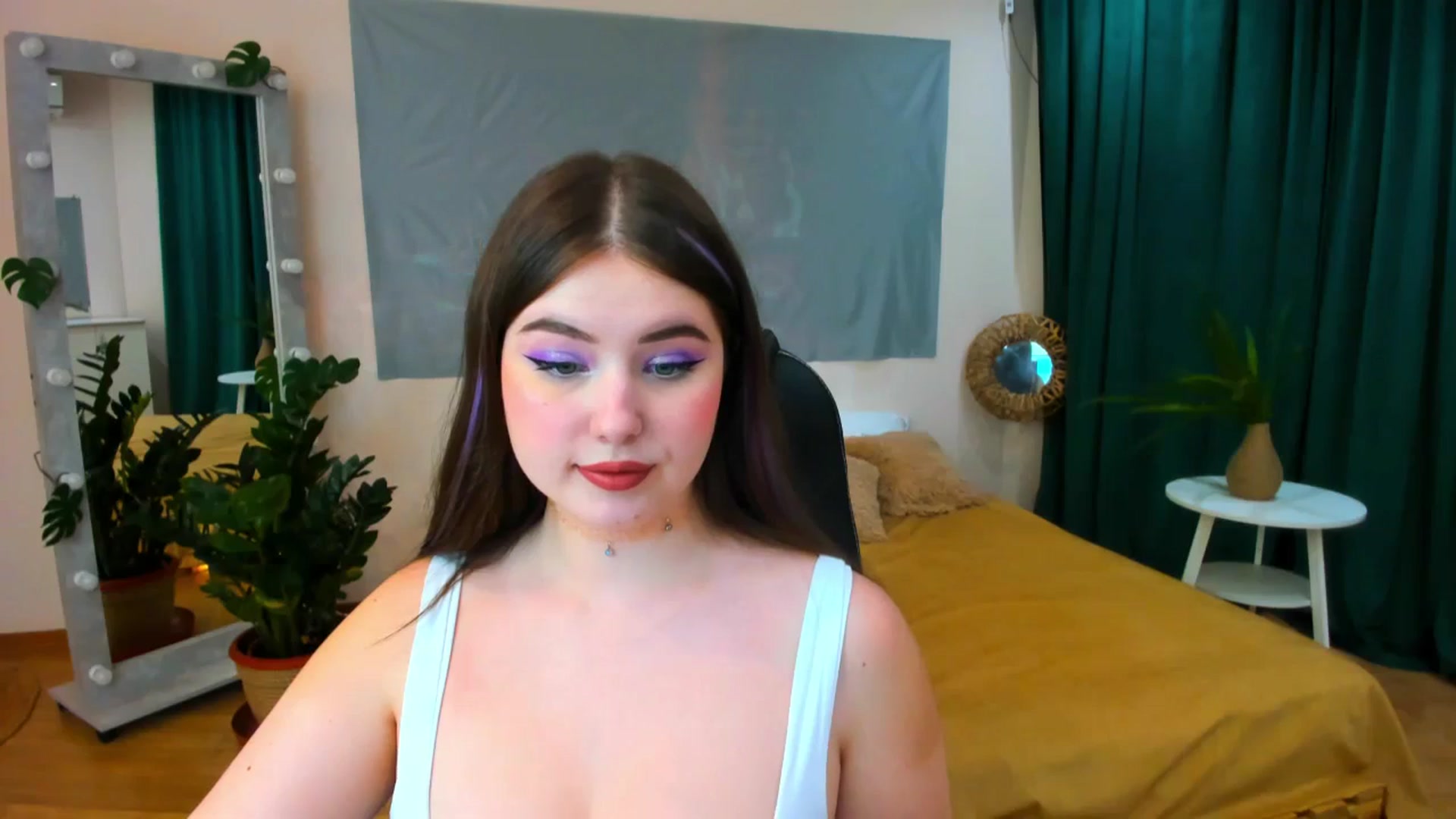 Gallery image thumbnail from AdmireMyEyes's myfreecams stream on, 04/06/2024, 12:46 image 17 of 20
