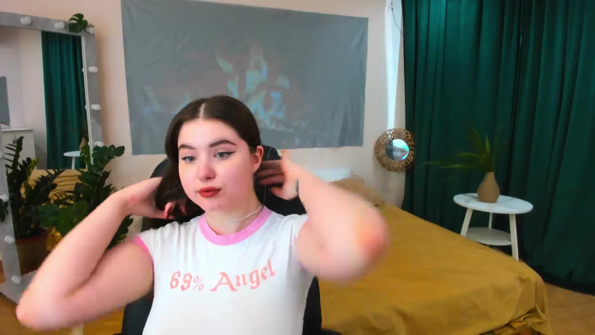 Gallery image thumbnail from AdmireMyEyes's myfreecams stream on, 04/12/2024, 09:46 image 16 of 20