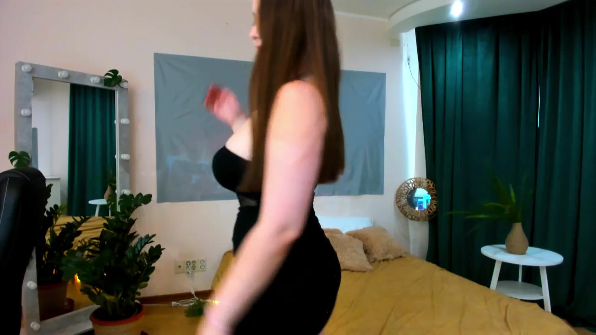 Gallery image thumbnail from AdmireMyEyes's myfreecams stream on, 04/16/2024, 11:56 image 14 of 20