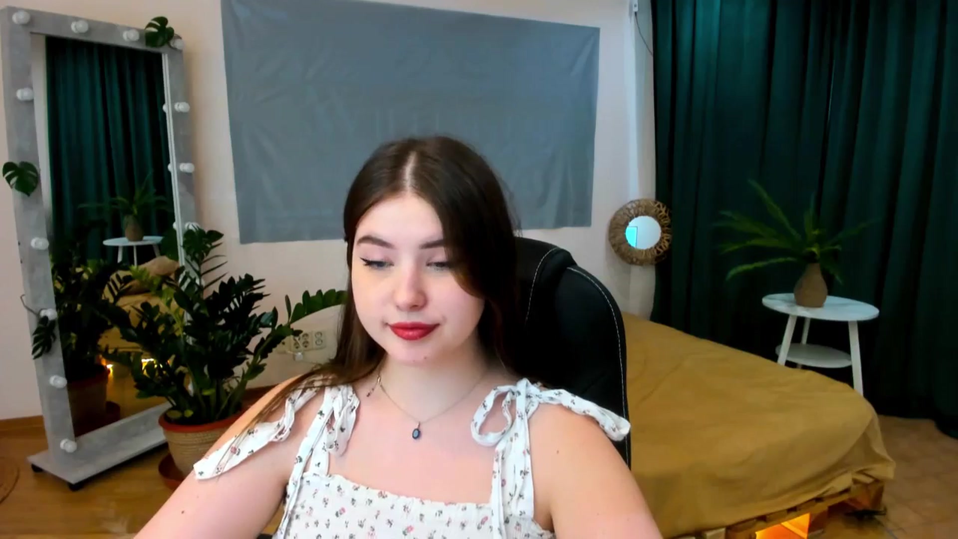 Gallery image thumbnail from AdmireMyEyes's myfreecams stream on, 04/24/2024, 09:46 image 4 of 20