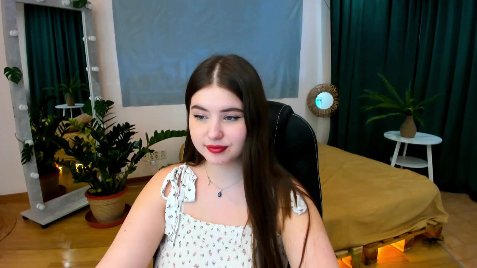 Gallery image thumbnail from AdmireMyEyes's myfreecams stream on, 04/24/2024, 09:46 image 14 of 20