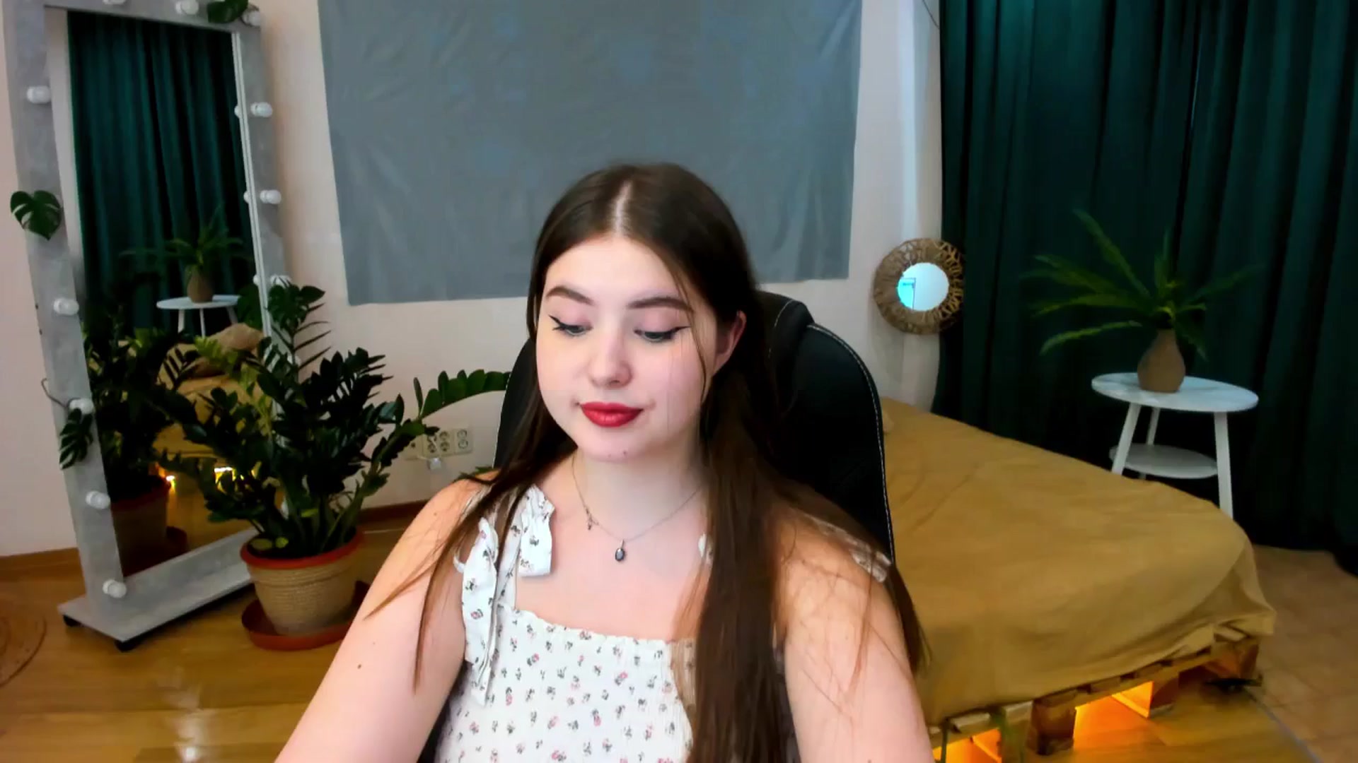 Gallery image thumbnail from AdmireMyEyes's myfreecams stream on, 04/24/2024, 09:46 image 16 of 20