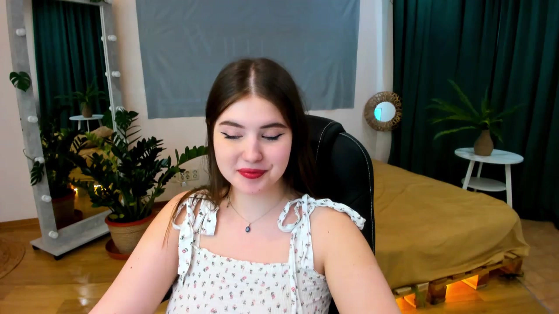Gallery image thumbnail from AdmireMyEyes's myfreecams stream on, 04/24/2024, 09:46 image 5 of 20