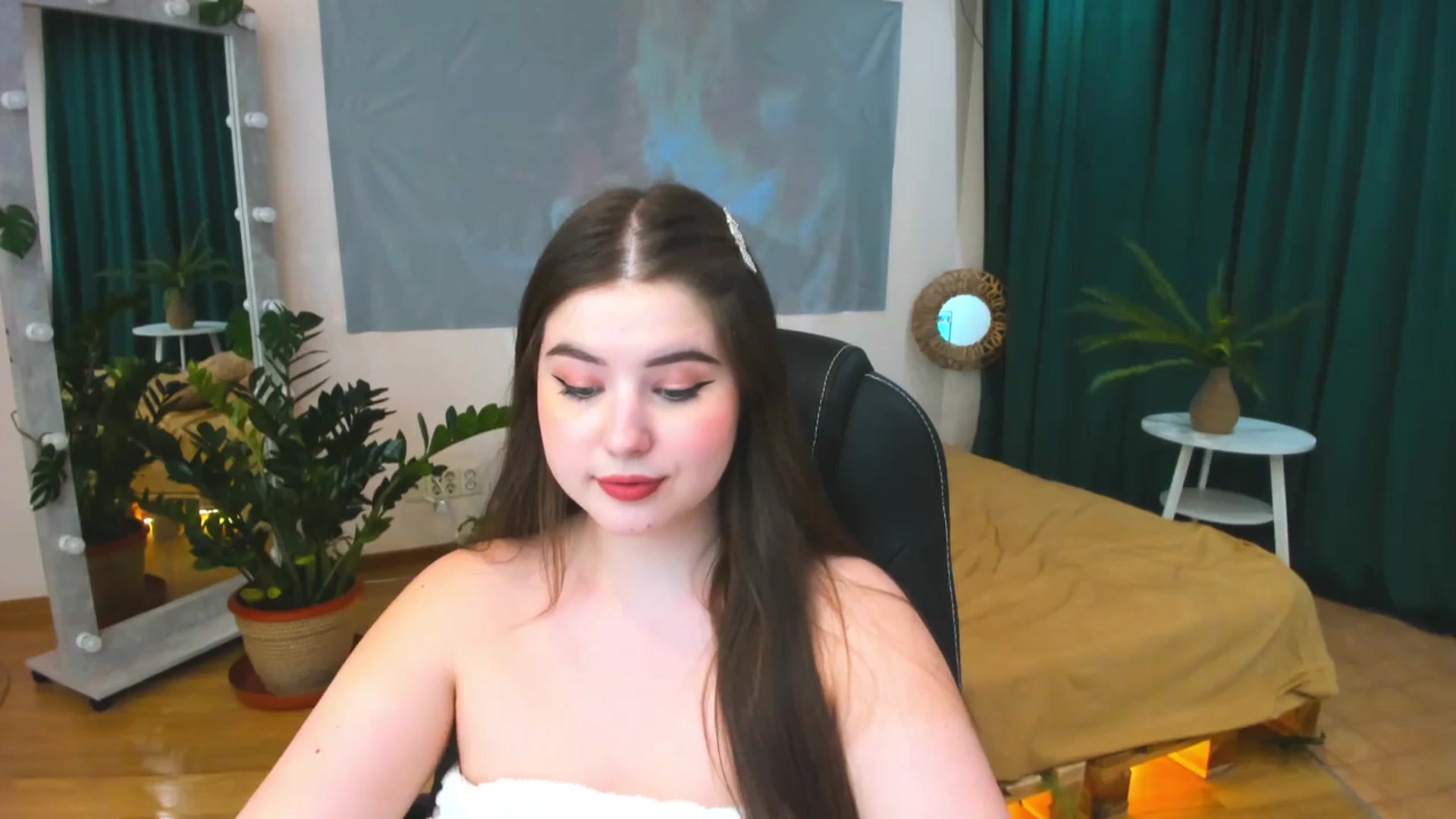 Gallery image thumbnail from AdmireMyEyes's myfreecams stream on, 04/25/2024, 16:58 image 18 of 20