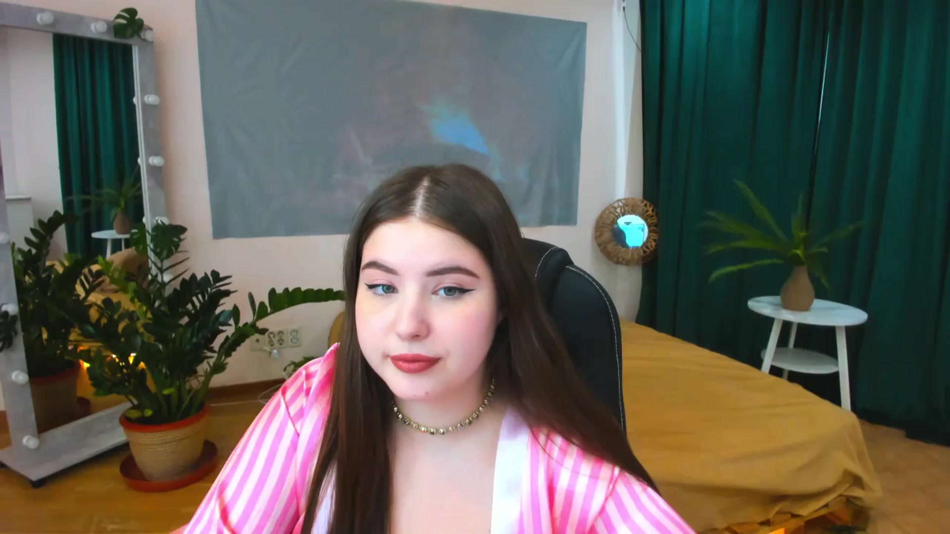 Gallery image thumbnail from AdmireMyEyes's myfreecams stream on, 04/26/2024, 09:47 image 20 of 20