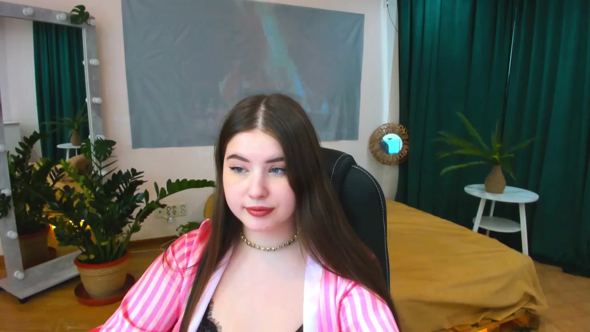 Gallery image thumbnail from AdmireMyEyes's myfreecams stream on, 04/26/2024, 09:47 image 15 of 20