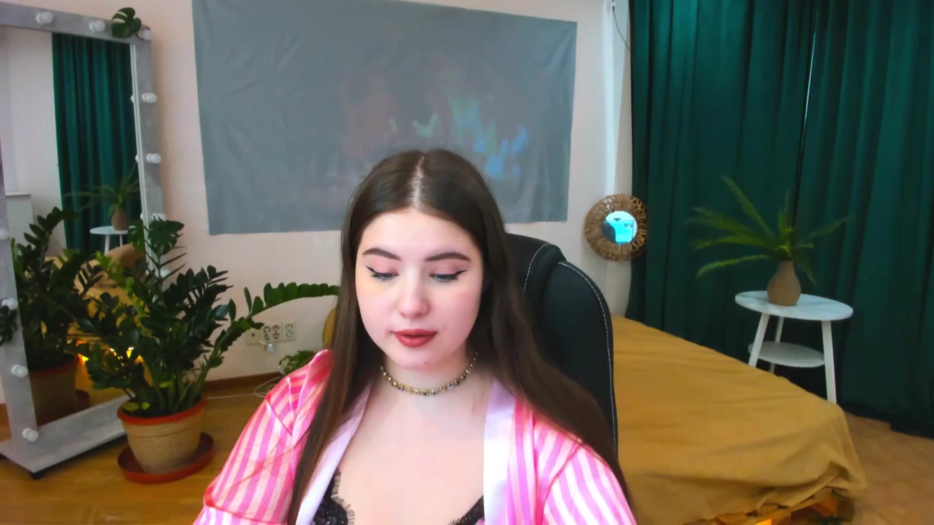 Gallery image thumbnail from AdmireMyEyes's myfreecams stream on, 04/26/2024, 09:47 image 17 of 20