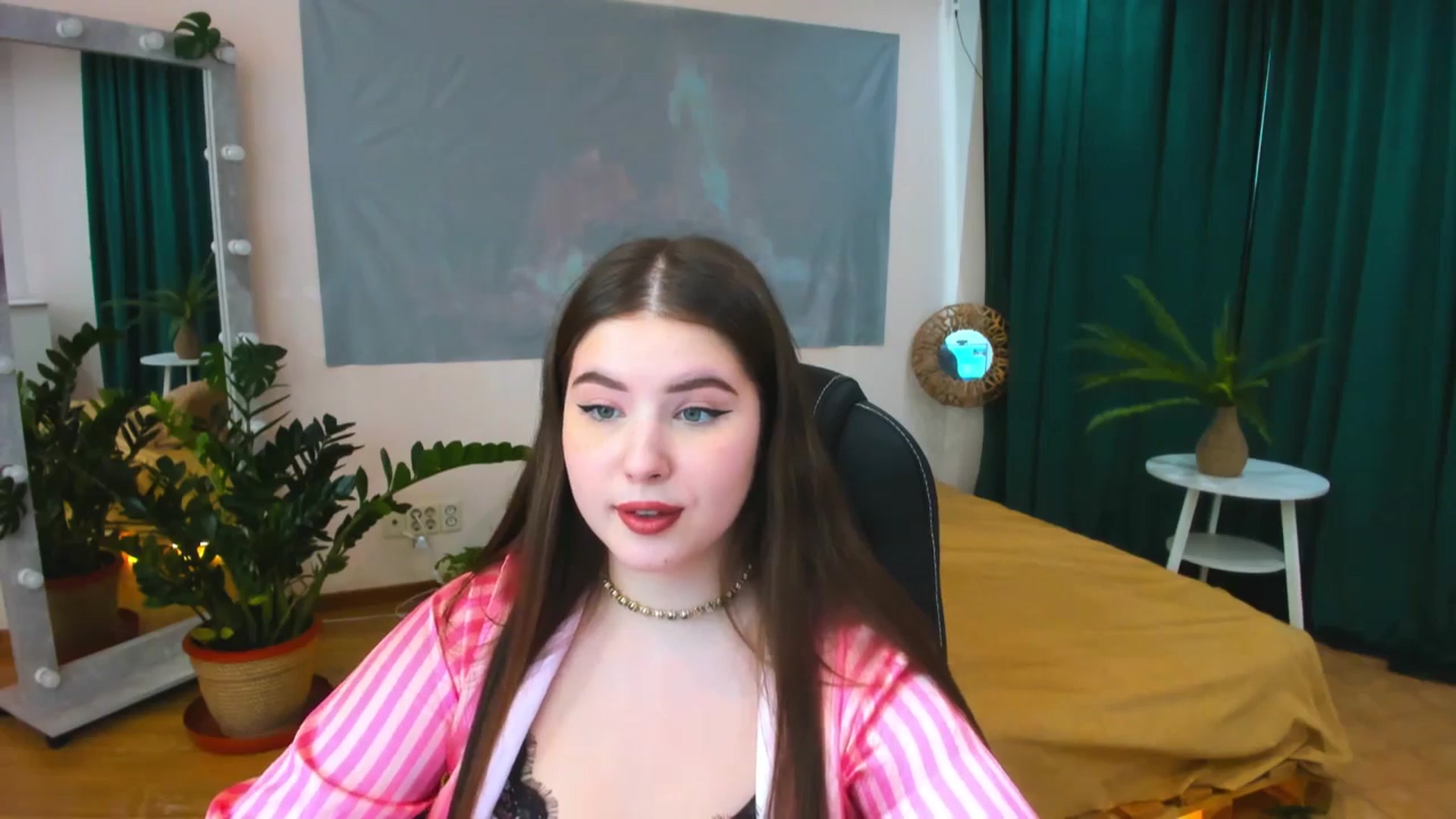 Gallery image thumbnail from AdmireMyEyes's myfreecams stream on, 04/26/2024, 09:47 image 12 of 20