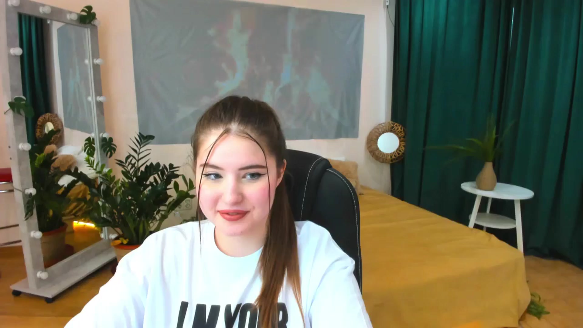 Gallery image thumbnail from AdmireMyEyes's myfreecams stream on, 05/15/2024, 09:47 image 3 of 20