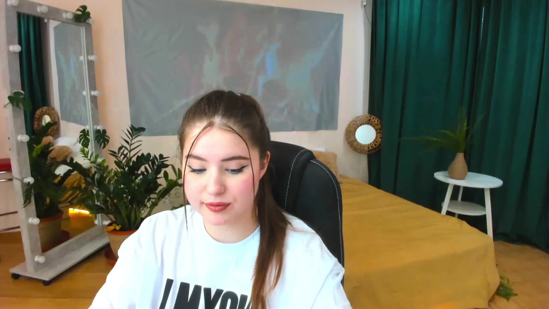 Gallery image thumbnail from AdmireMyEyes's myfreecams stream on, 05/15/2024, 09:47 image 5 of 20