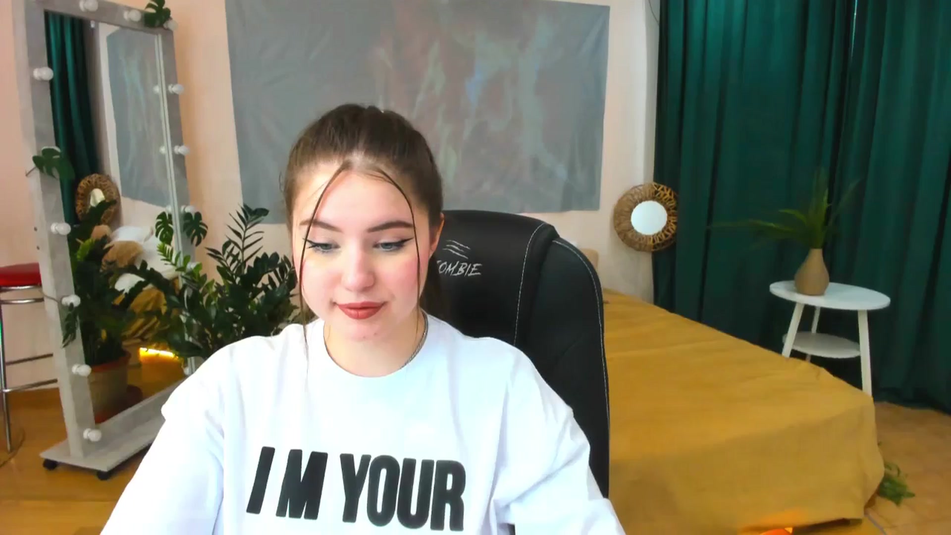 Gallery image thumbnail from AdmireMyEyes's myfreecams stream on, 05/15/2024, 09:47 image 19 of 20
