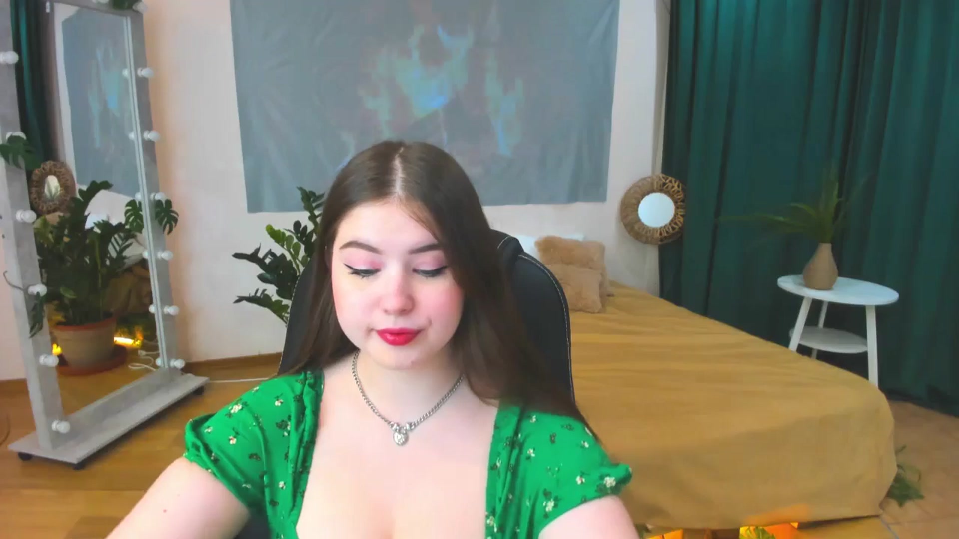 Gallery image thumbnail from AdmireMyEyes's myfreecams stream on, 05/17/2024, 18:45 image 18 of 20