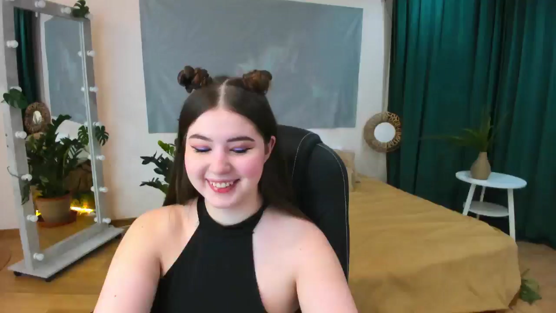 Gallery image thumbnail from AdmireMyEyes's myfreecams stream on, 05/18/2024, 18:29 image 11 of 20