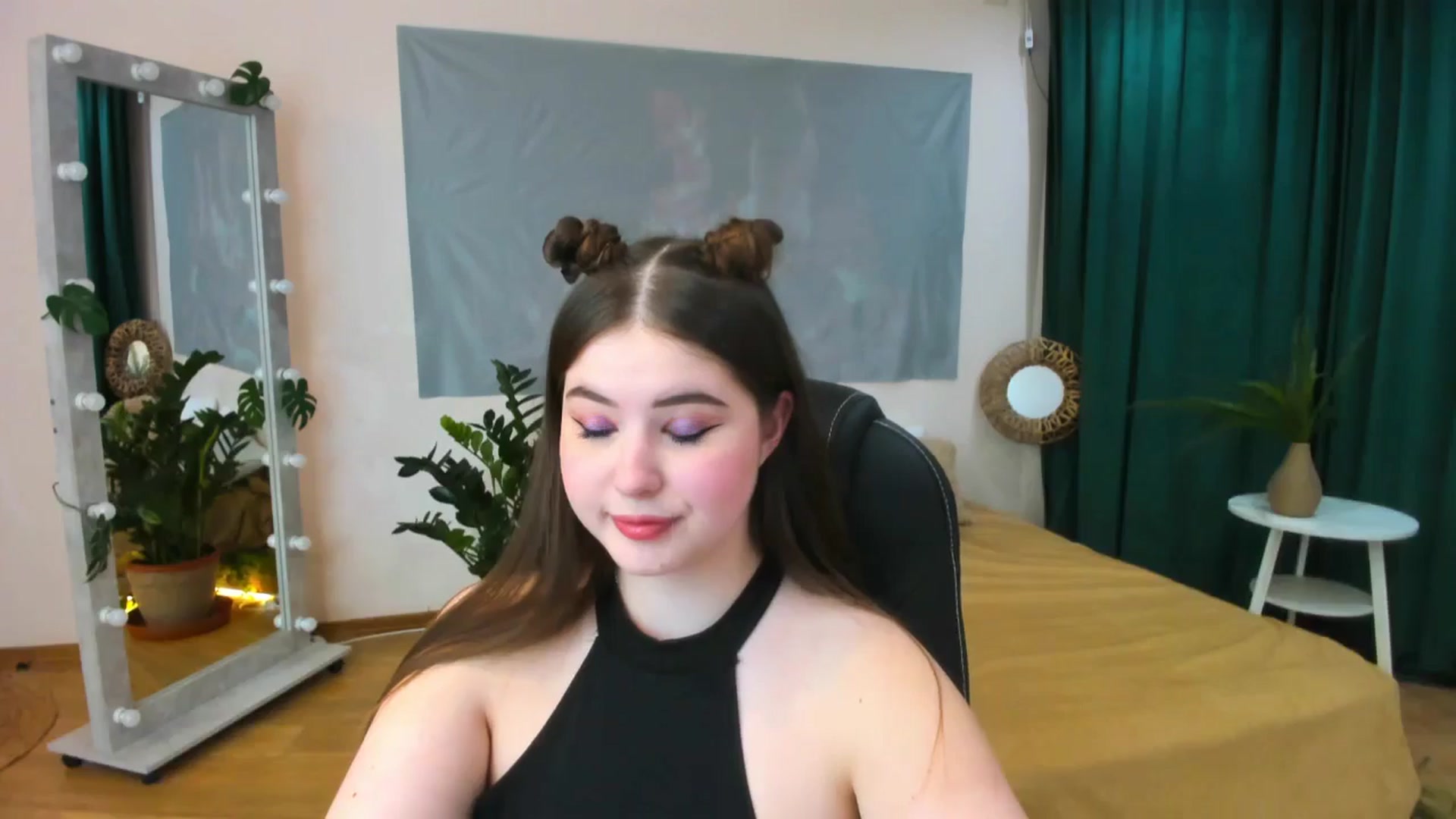 Gallery image thumbnail from AdmireMyEyes's myfreecams stream on, 05/18/2024, 19:45 image 16 of 20