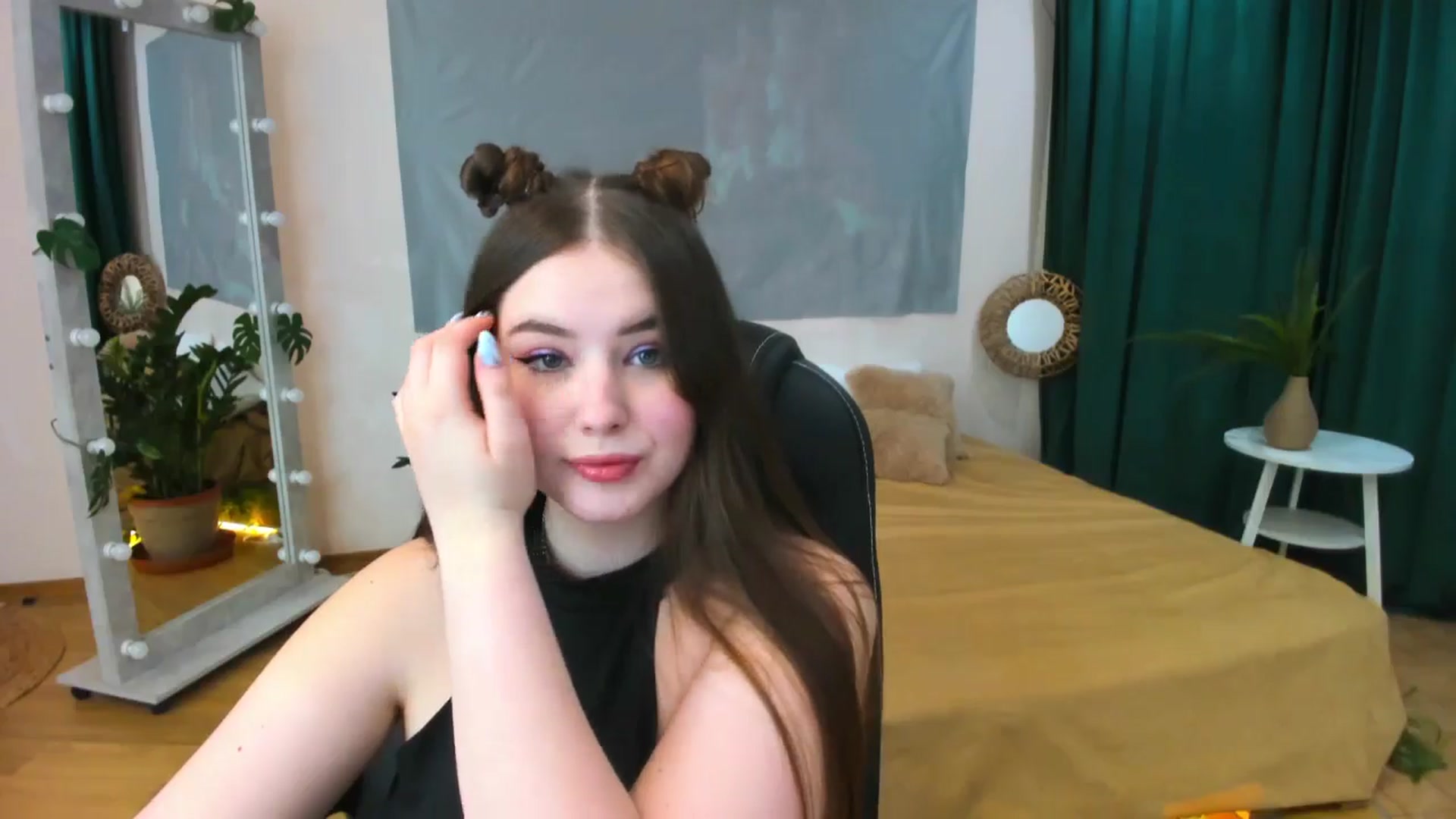 Gallery image thumbnail from AdmireMyEyes's myfreecams stream on, 05/18/2024, 19:45 image 6 of 20