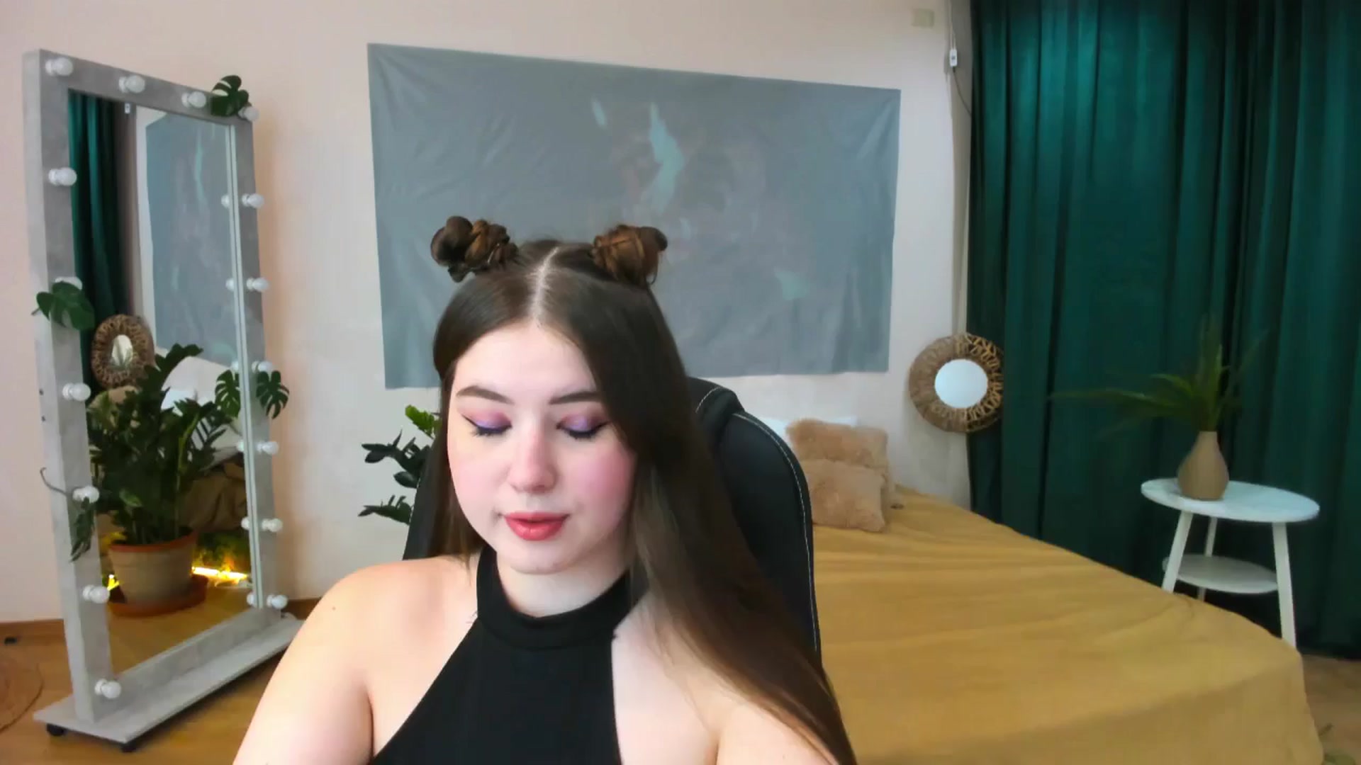 Gallery image thumbnail from AdmireMyEyes's myfreecams stream on, 05/18/2024, 19:45 image 5 of 20