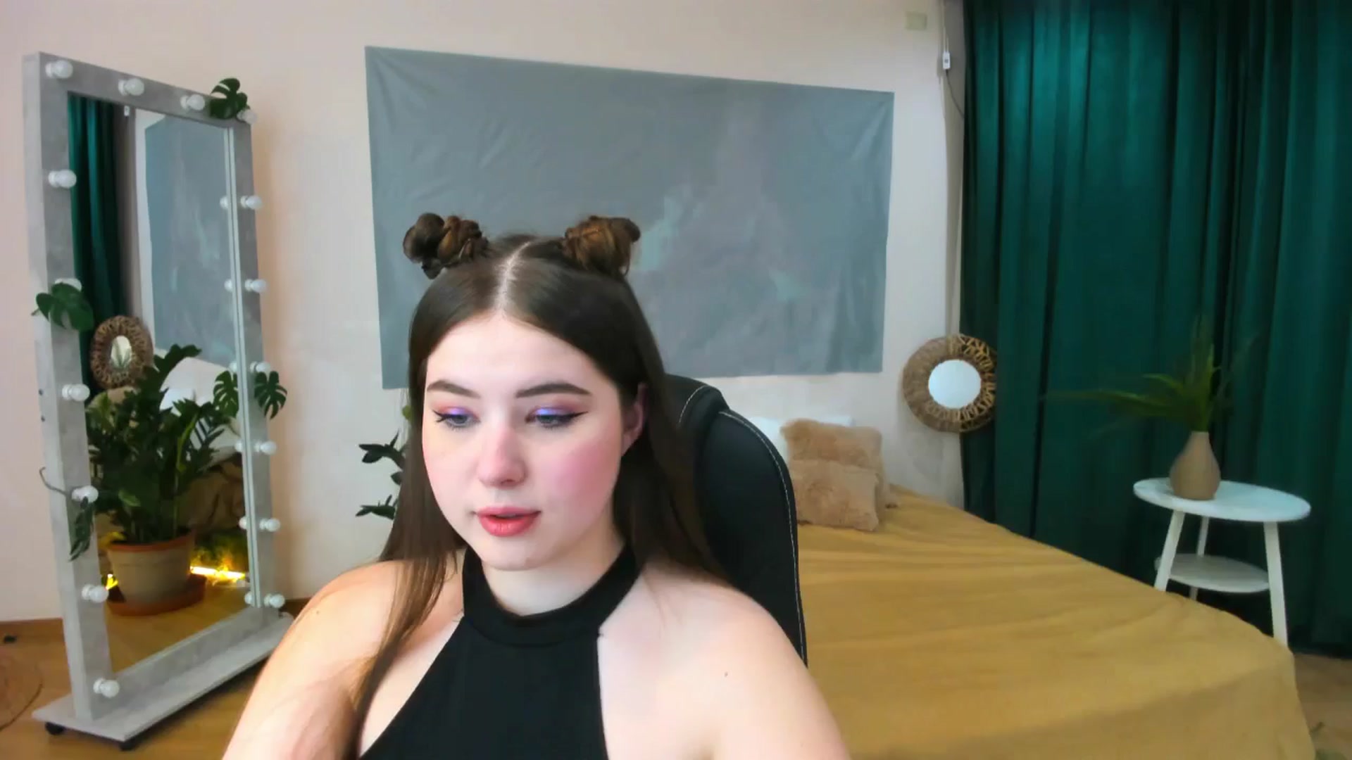 Gallery image thumbnail from AdmireMyEyes's myfreecams stream on, 05/18/2024, 19:45 image 3 of 20