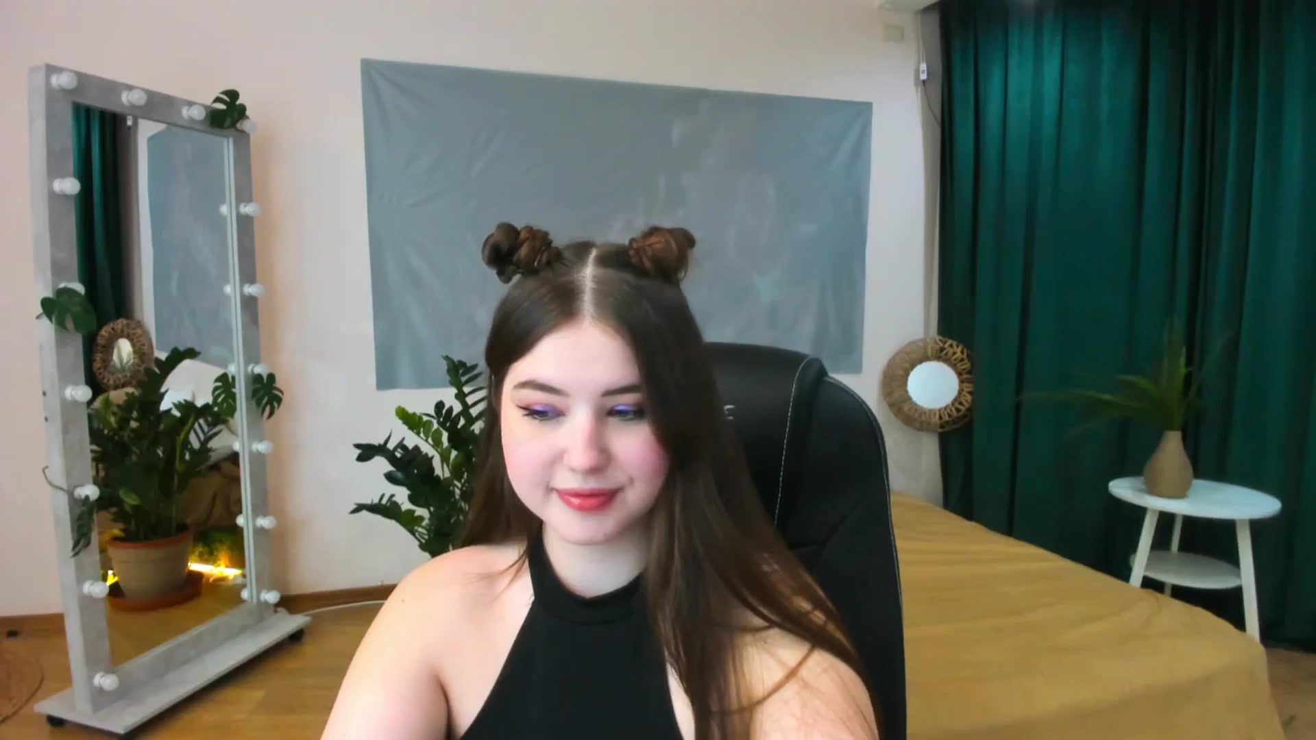 Gallery image thumbnail from AdmireMyEyes's myfreecams stream on, 05/18/2024, 19:45 image 20 of 20