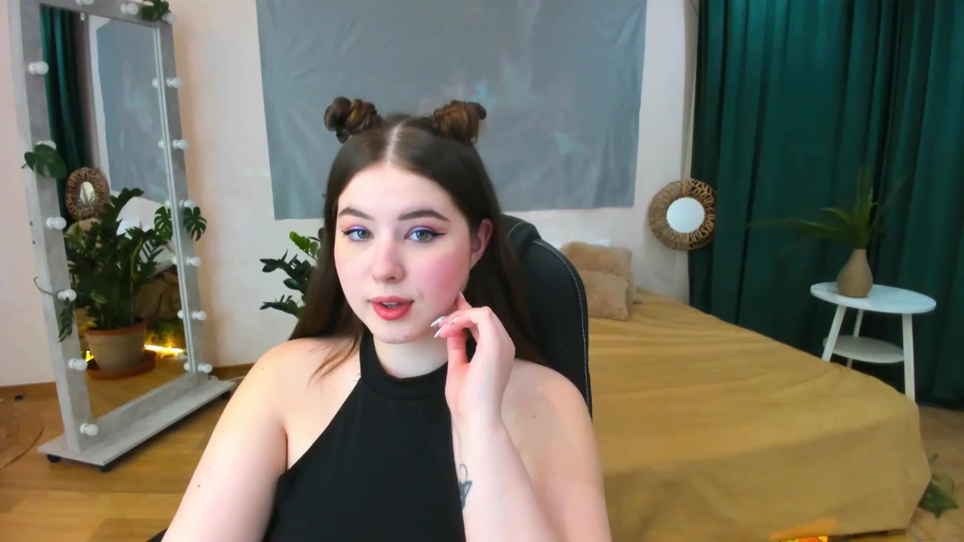 Gallery image thumbnail from AdmireMyEyes's myfreecams stream on, 05/18/2024, 19:45 image 11 of 20