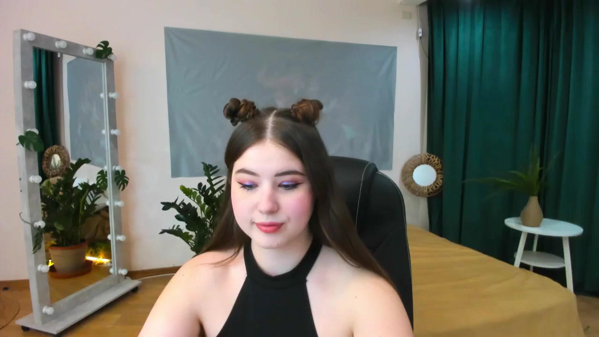 Gallery image thumbnail from AdmireMyEyes's myfreecams stream on, 05/18/2024, 19:45 image 18 of 20