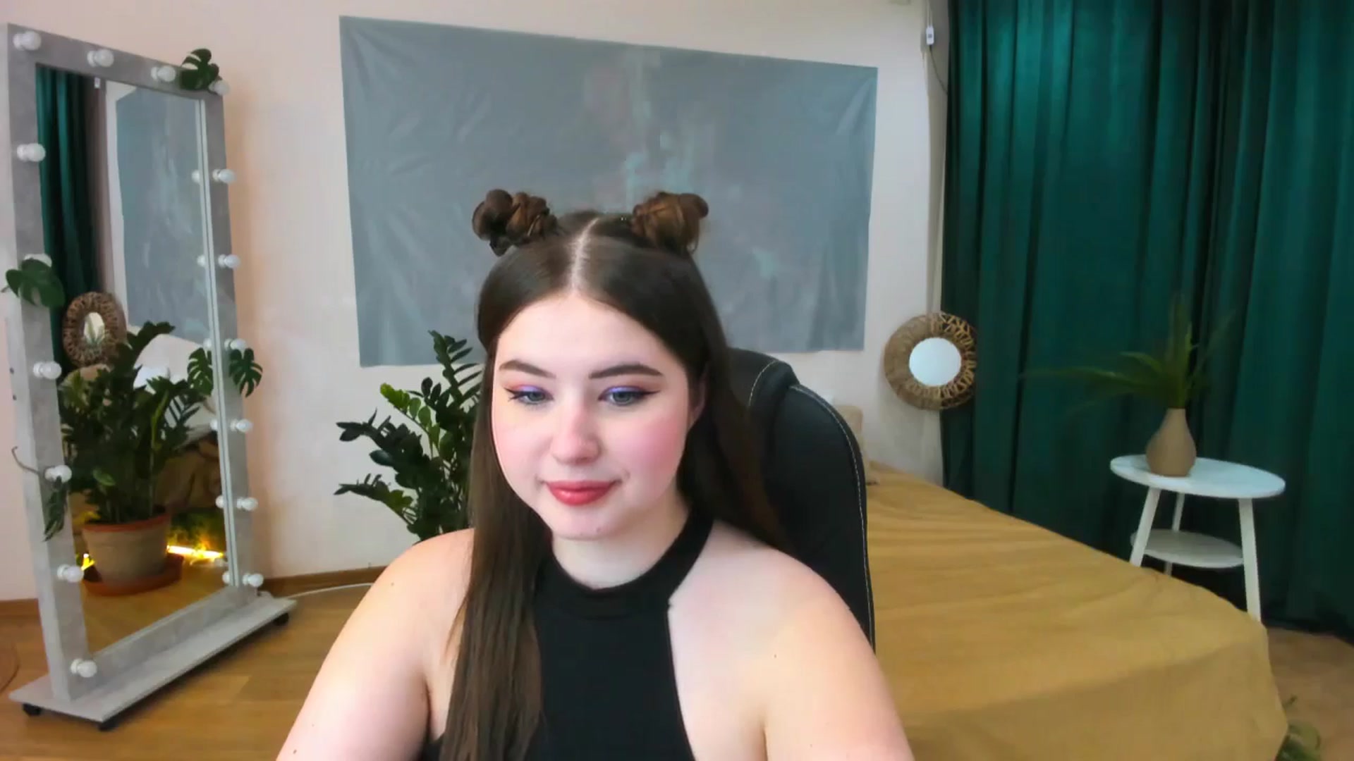 Gallery image thumbnail from AdmireMyEyes's myfreecams stream on, 05/18/2024, 20:24 image 5 of 20