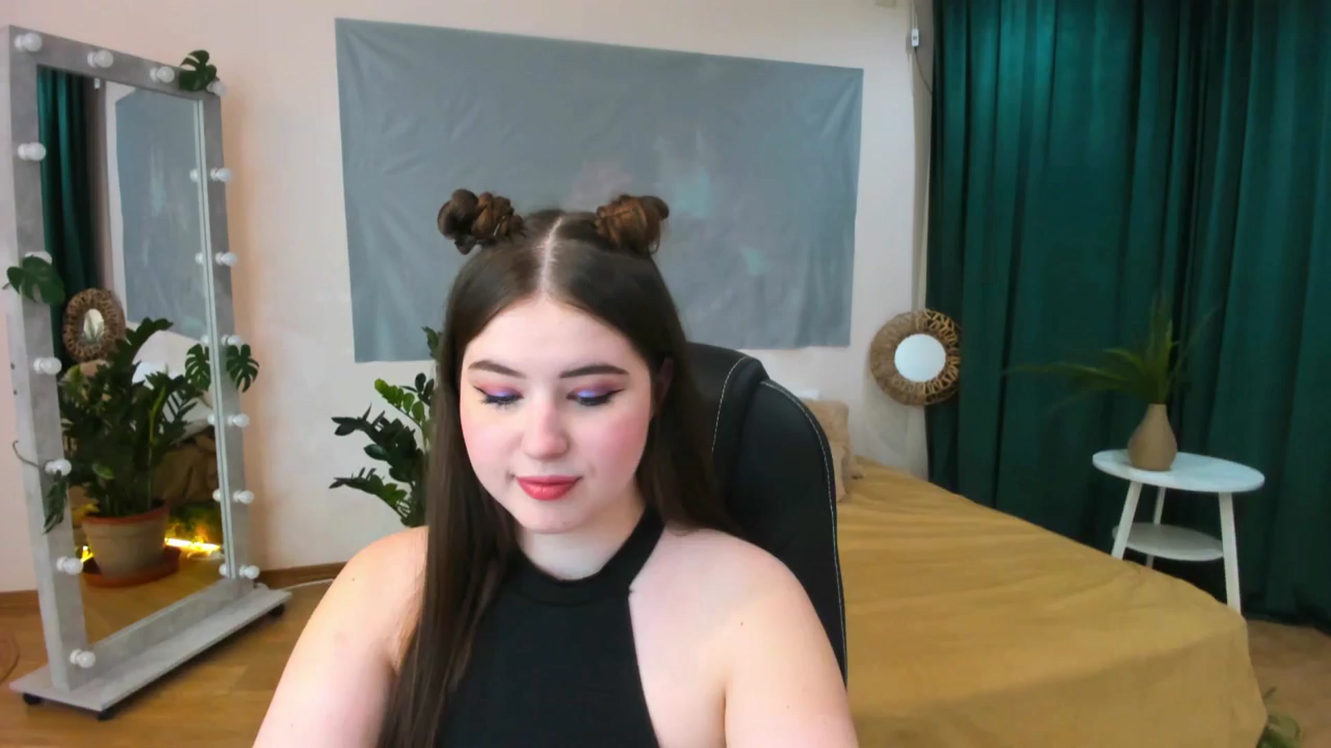 Gallery image thumbnail from AdmireMyEyes's myfreecams stream on, 05/18/2024, 20:24 image 17 of 20