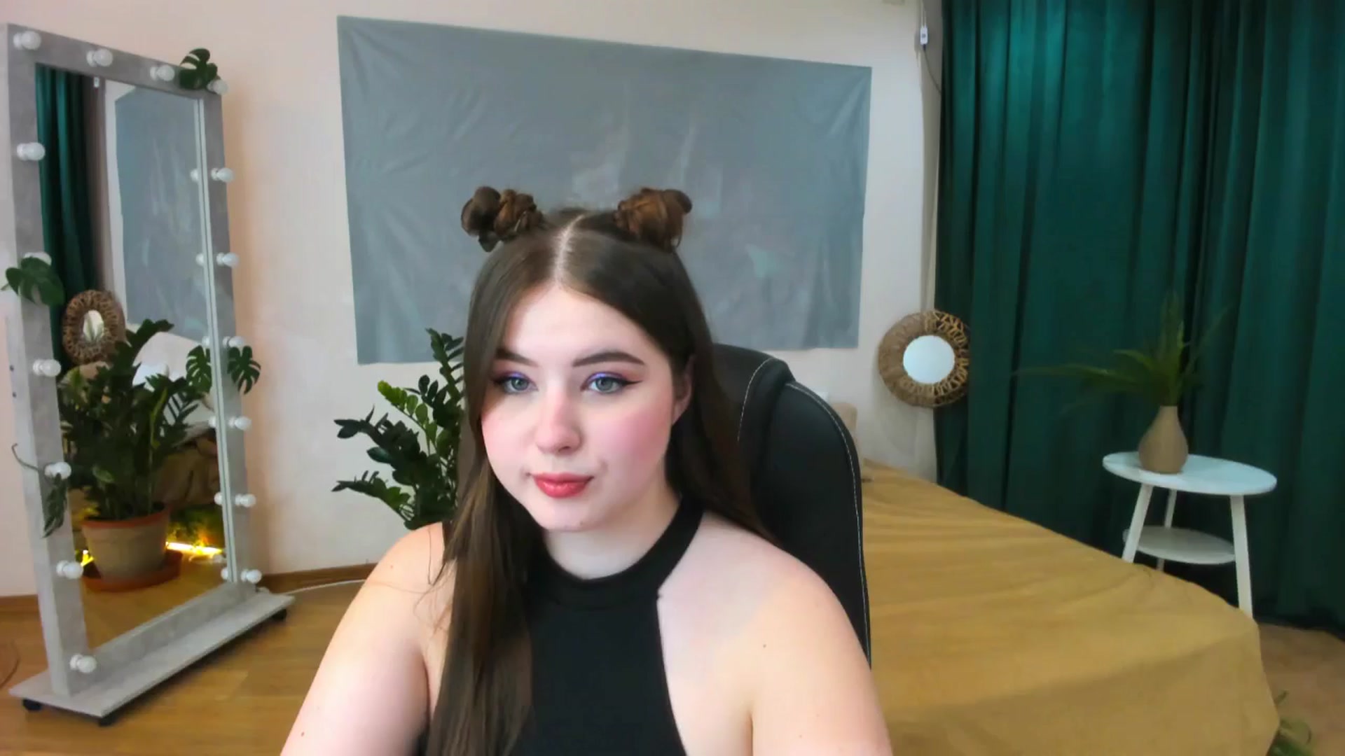 Gallery image thumbnail from AdmireMyEyes's myfreecams stream on, 05/18/2024, 20:24 image 4 of 20