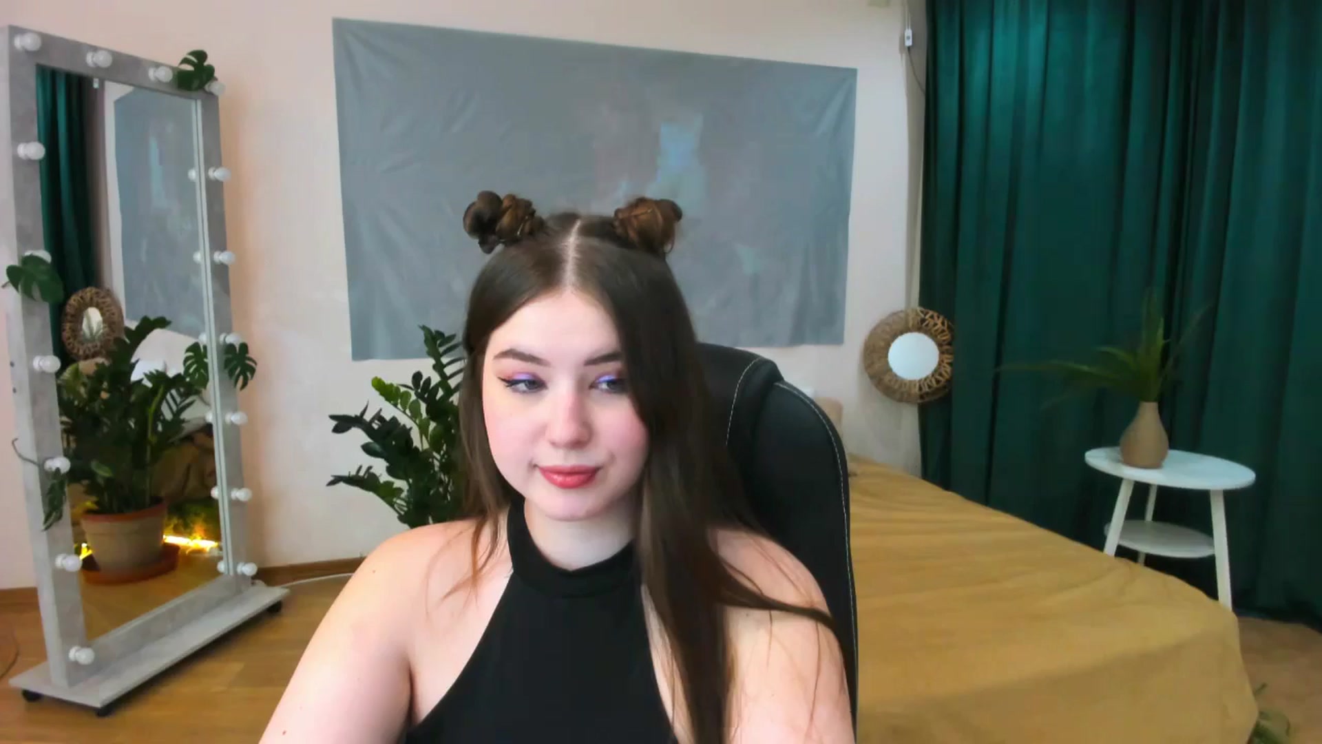 Gallery image thumbnail from AdmireMyEyes's myfreecams stream on, 05/18/2024, 20:24 image 15 of 20
