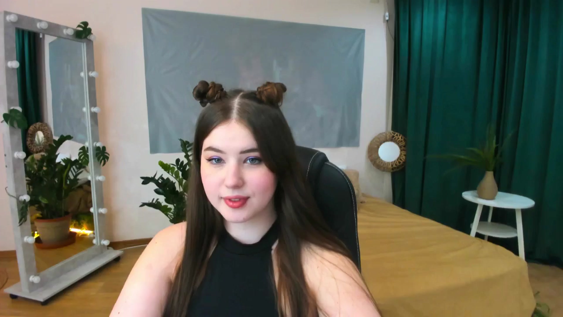 Gallery image thumbnail from AdmireMyEyes's myfreecams stream on, 05/18/2024, 20:24 image 16 of 20