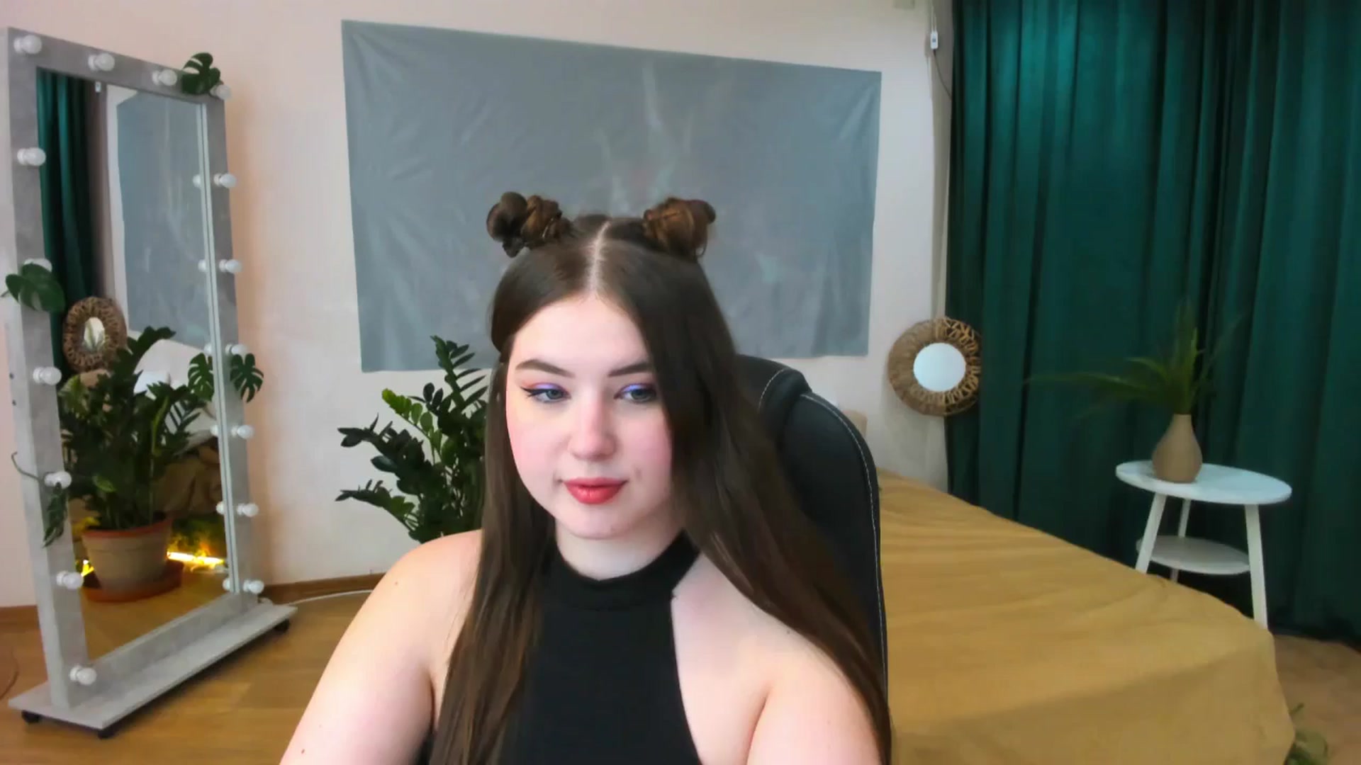 Gallery image thumbnail from AdmireMyEyes's myfreecams stream on, 05/18/2024, 20:24 image 6 of 20