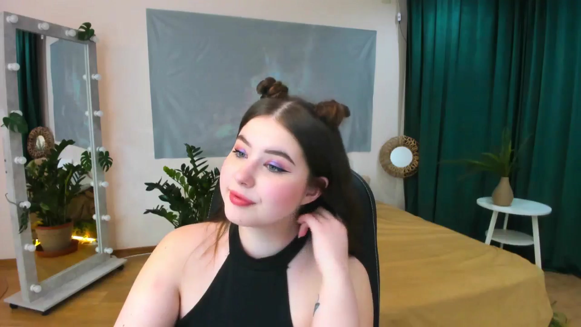 Gallery image thumbnail from AdmireMyEyes's myfreecams stream on, 05/18/2024, 20:24 image 13 of 20