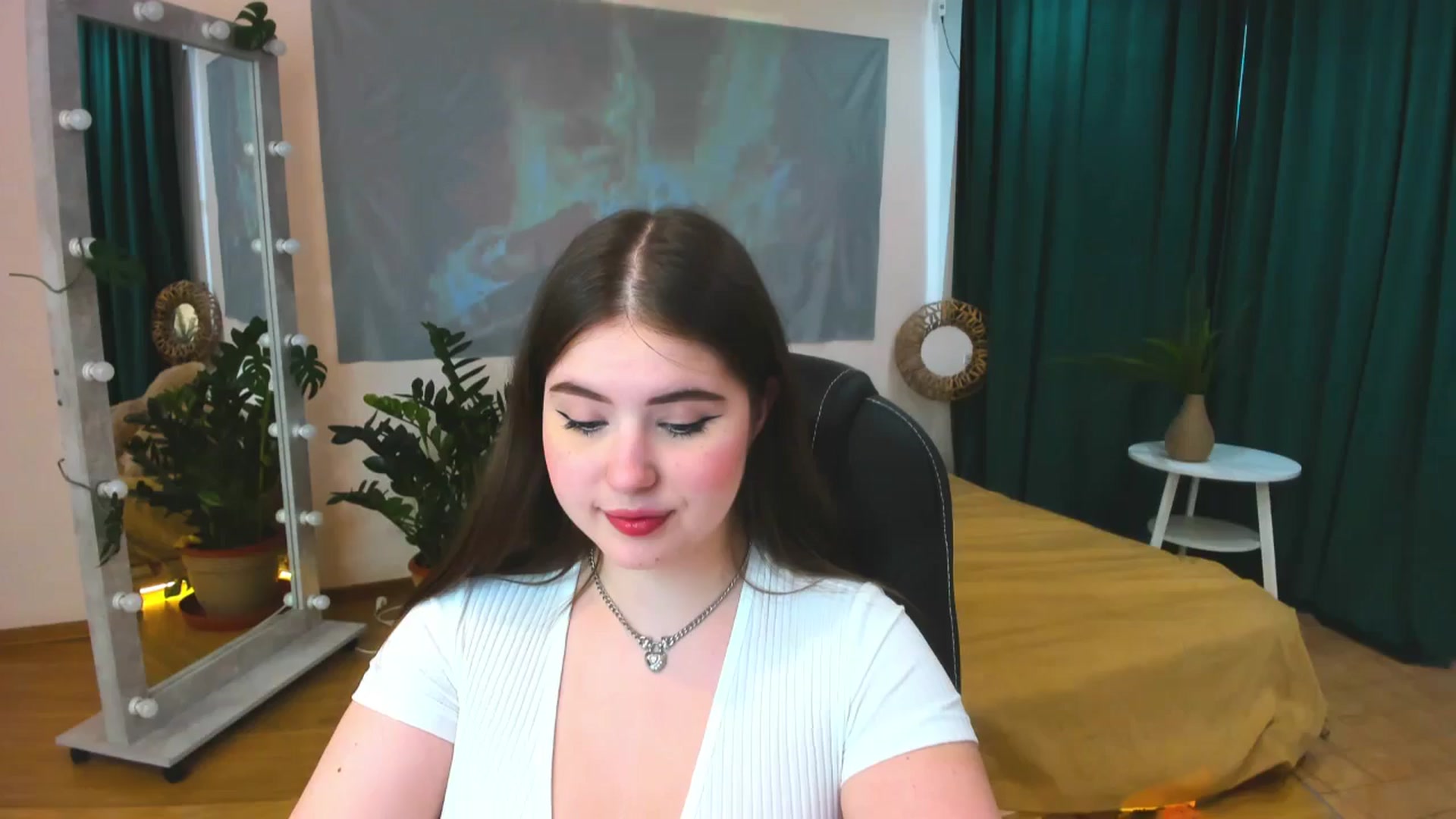 Gallery image thumbnail from AdmireMyEyes's myfreecams stream on, 05/21/2024, 07:51 image 3 of 20