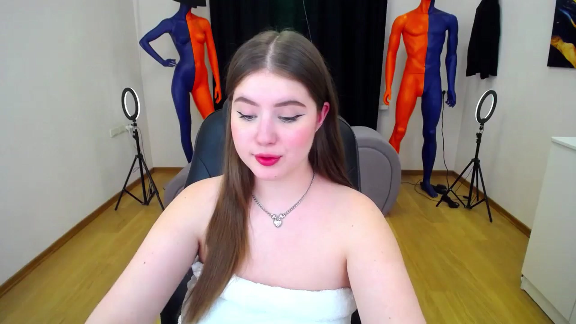 Gallery image thumbnail from AdmireMyEyes's myfreecams stream on, 05/21/2024, 09:28 image 9 of 20