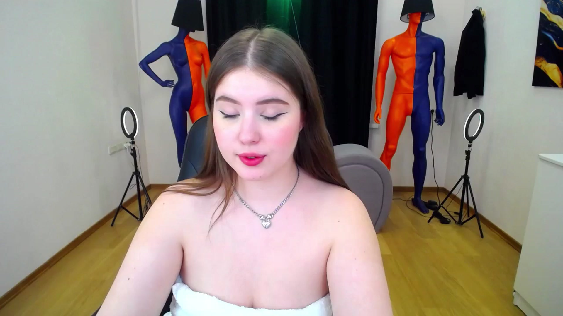 Gallery image thumbnail from AdmireMyEyes's myfreecams stream on, 05/21/2024, 09:28 image 14 of 20