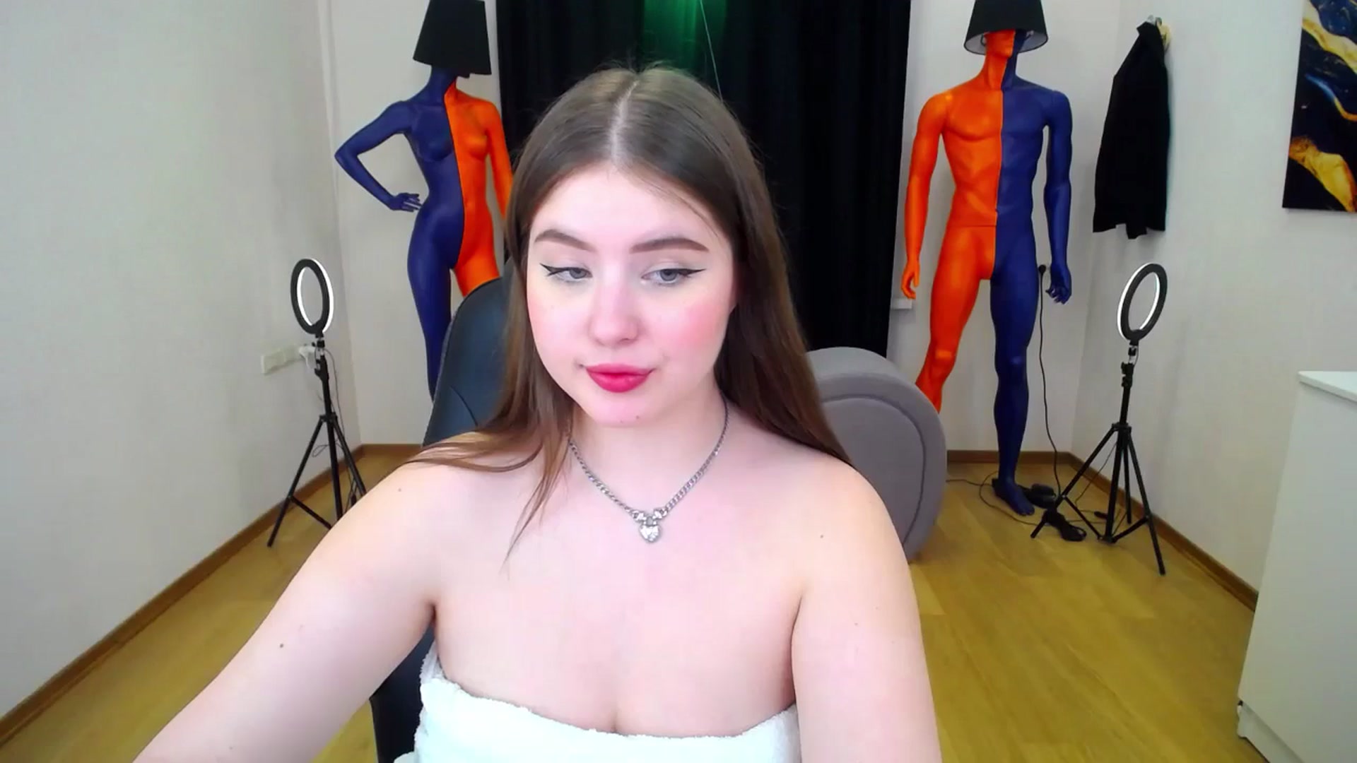 Gallery image thumbnail from AdmireMyEyes's myfreecams stream on, 05/21/2024, 09:28 image 15 of 20
