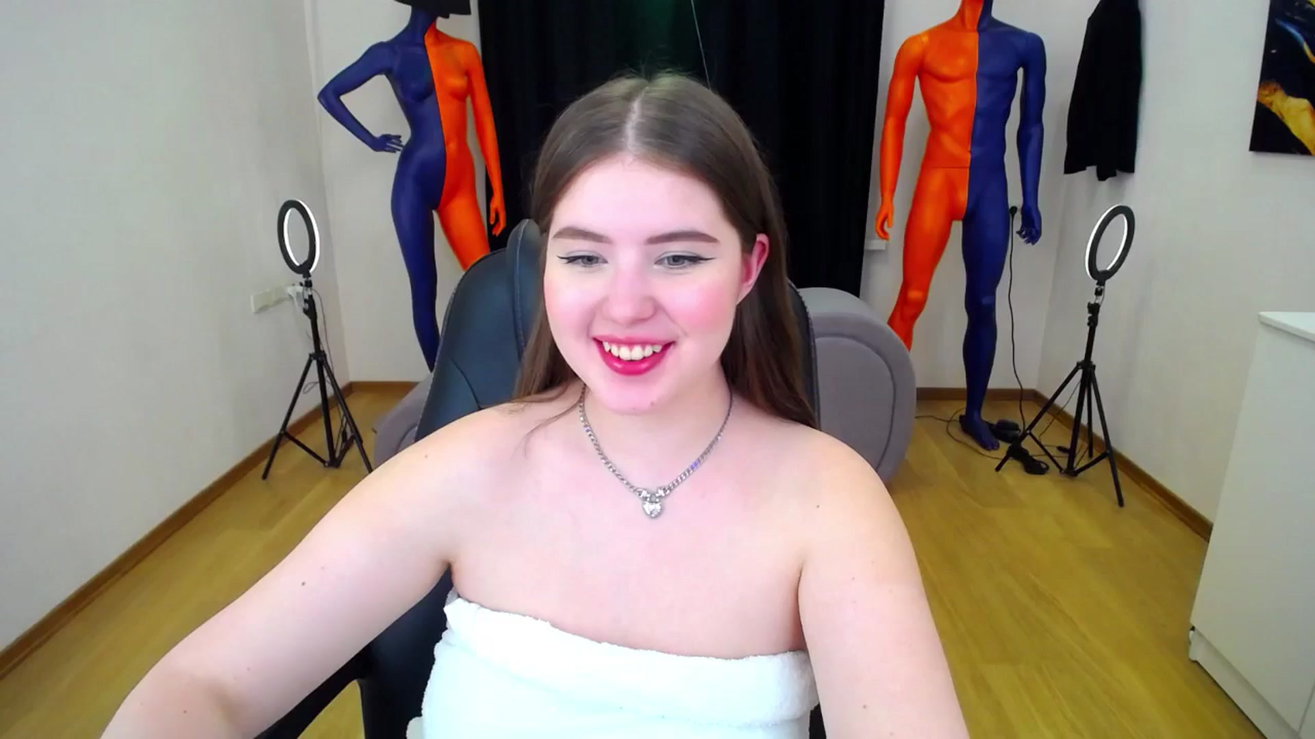 Gallery image thumbnail from AdmireMyEyes's myfreecams stream on, 05/21/2024, 09:28 image 10 of 20